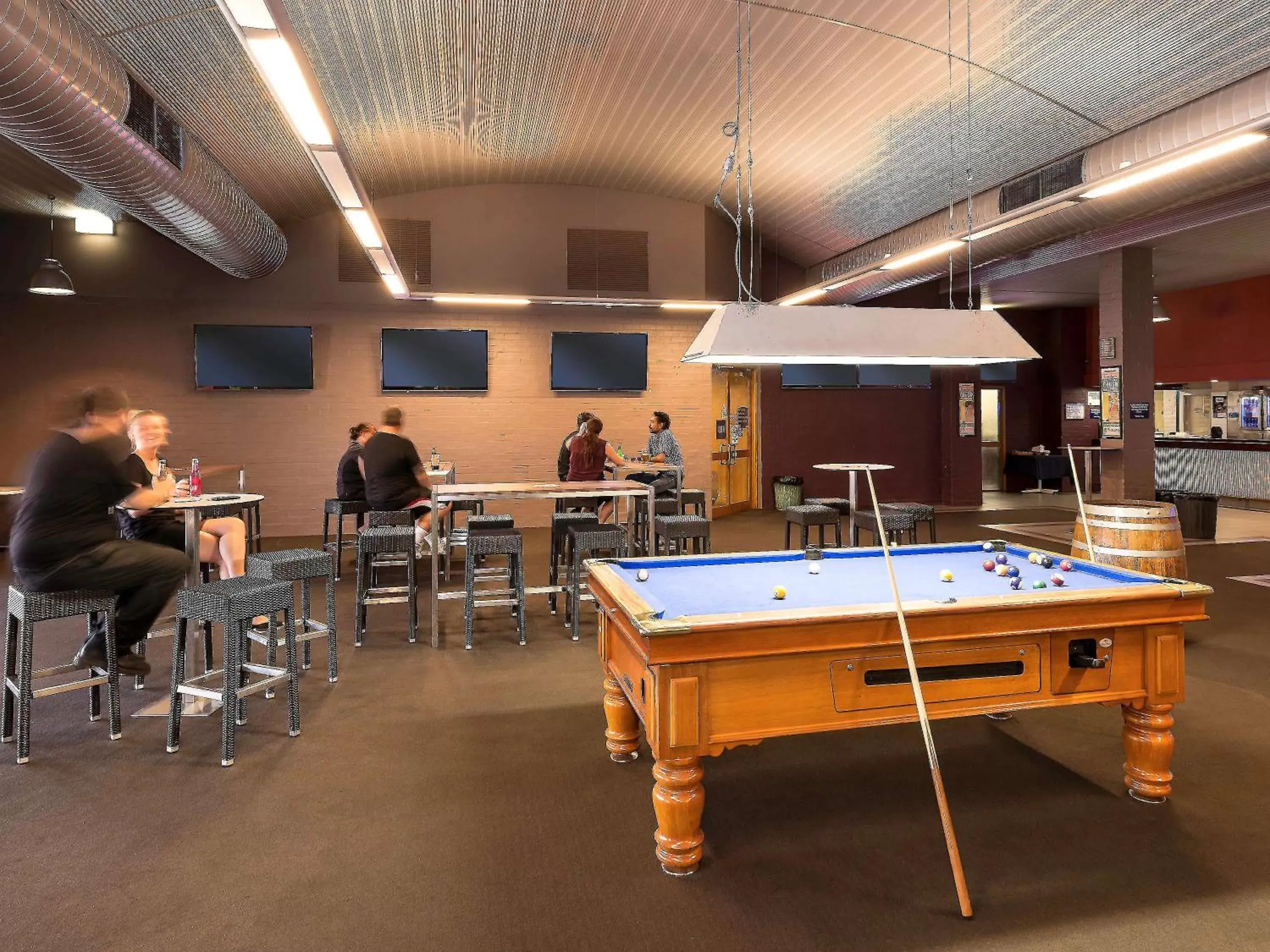 Lounge or bar, Billiards in Ibis Styles Karratha