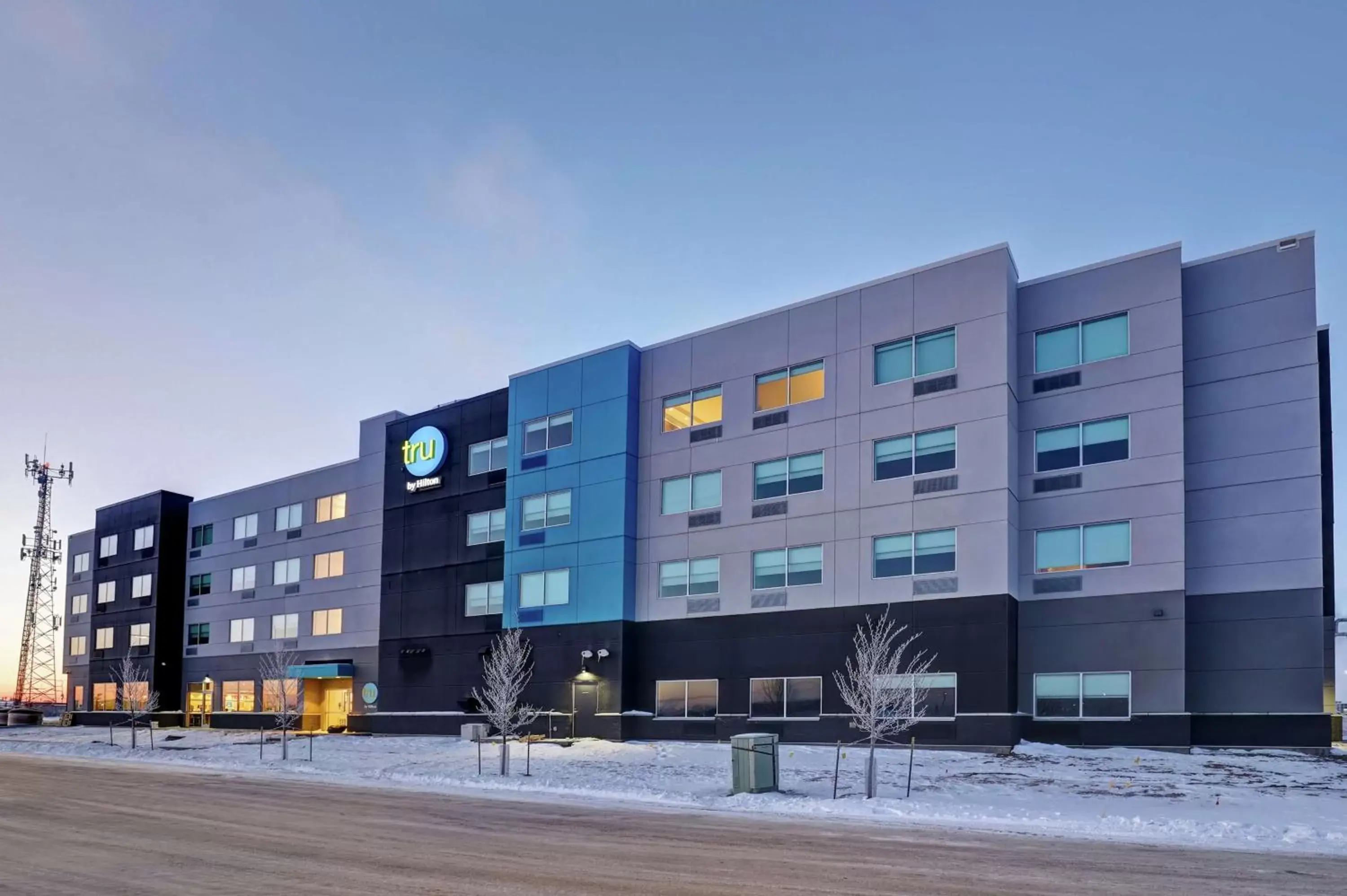 Property building in Tru By Hilton Edmonton Windermere Property building in Tru By Hilton Edmonton Windermere