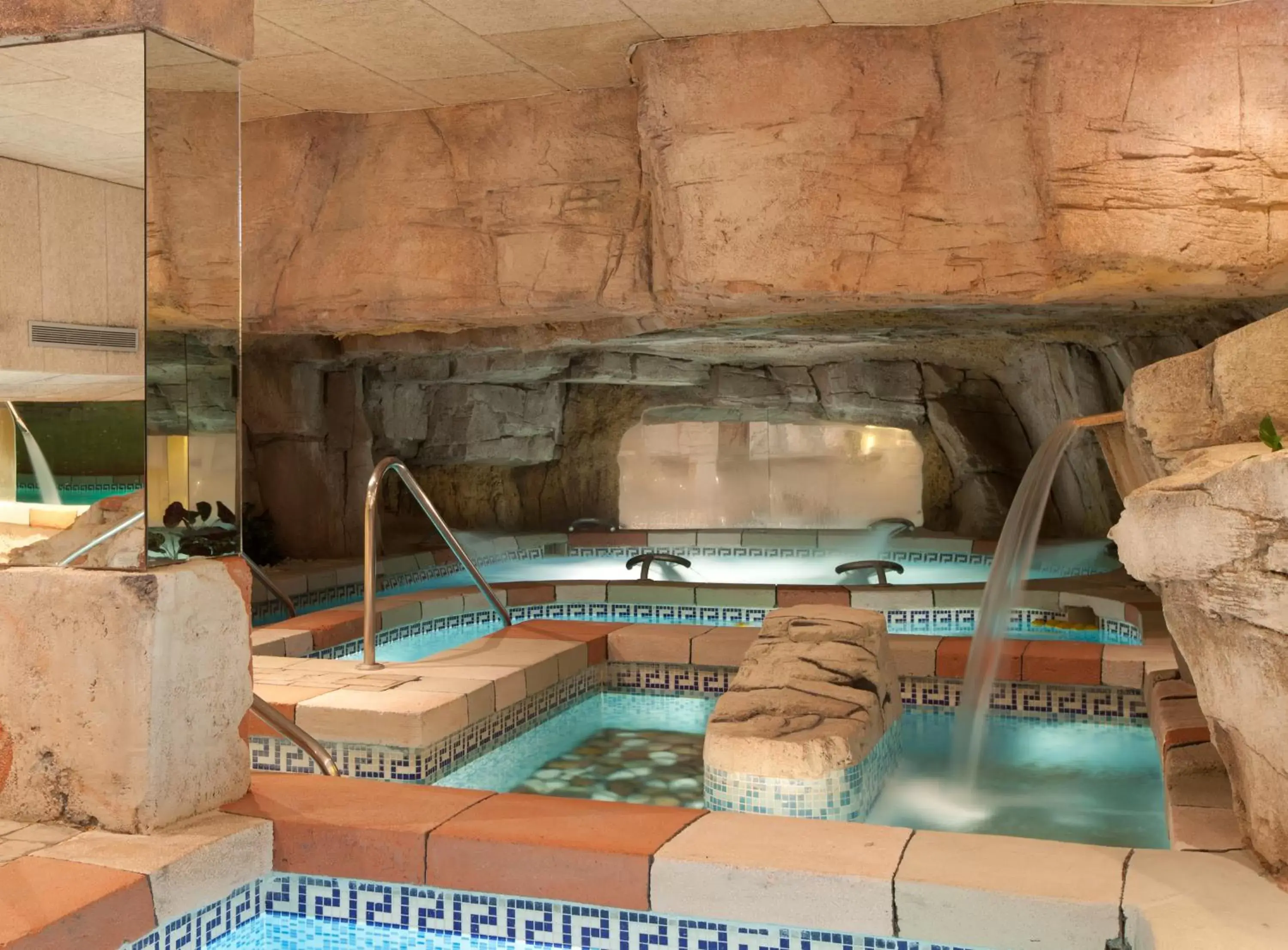 Hot Spring Bath, Swimming Pool in Senator Cádiz Spa Hotel