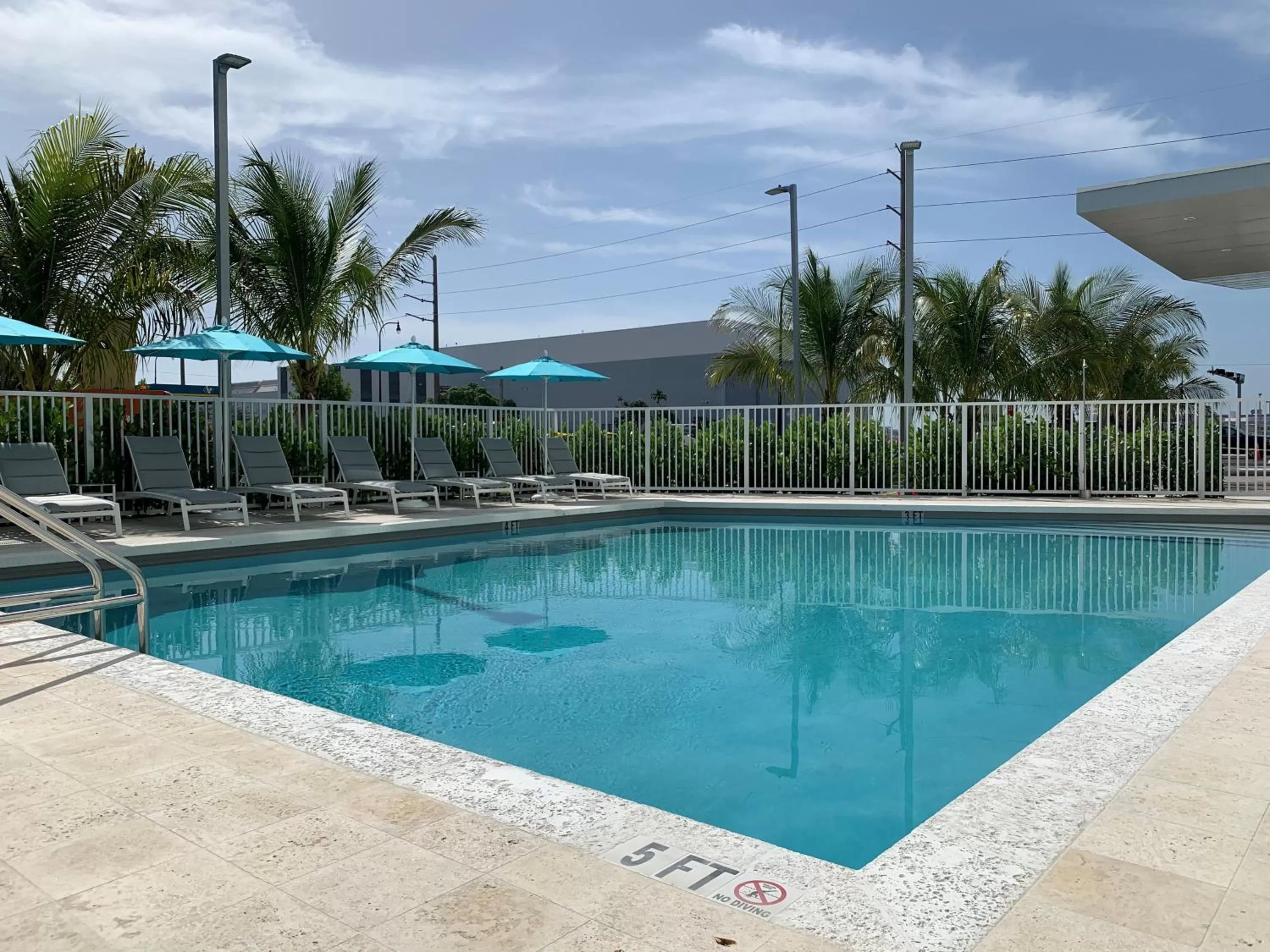 Swimming pool in Wyndham Garden Miami International Airport