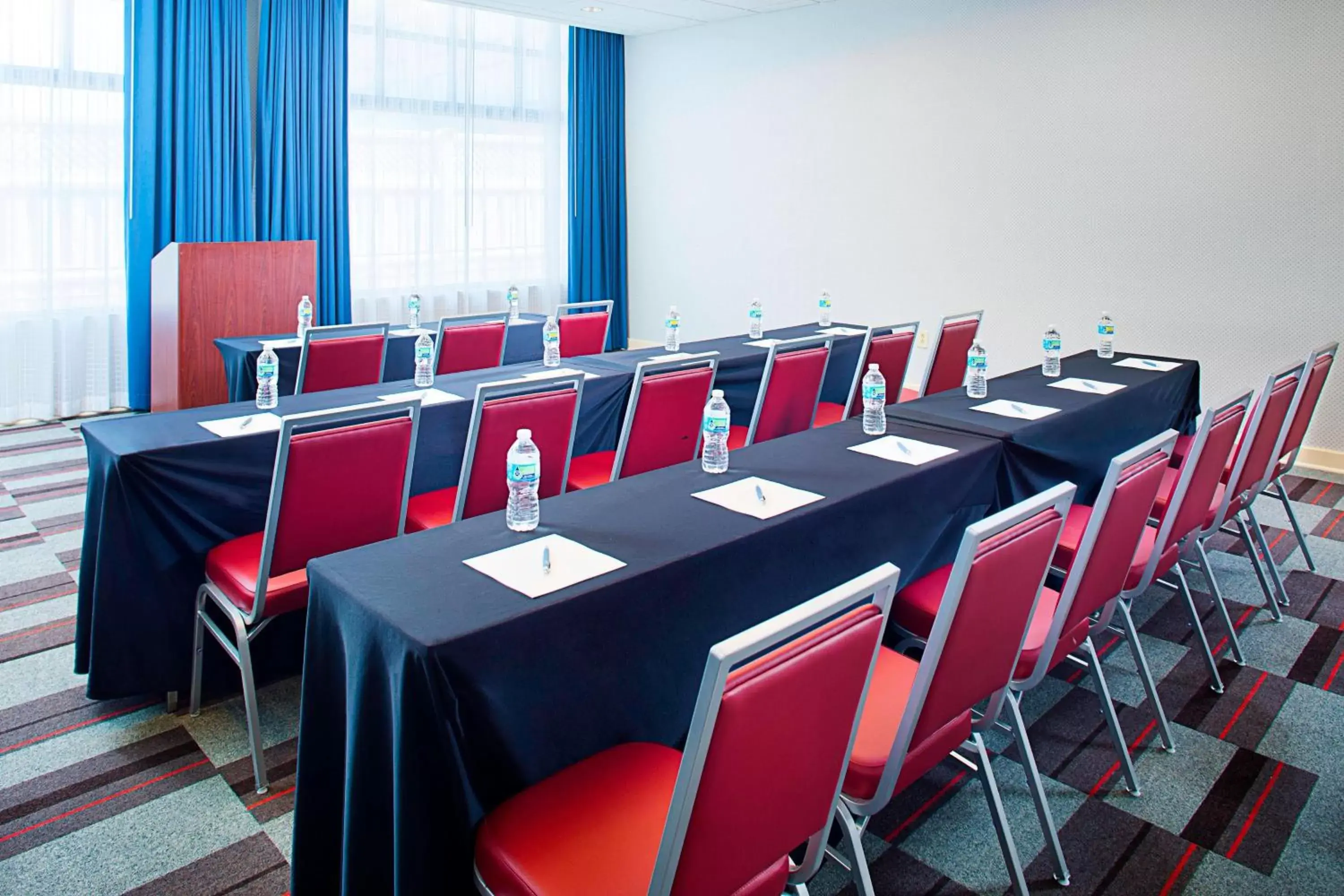 Meeting/conference room in Four Points by Sheraton Philadelphia Airport