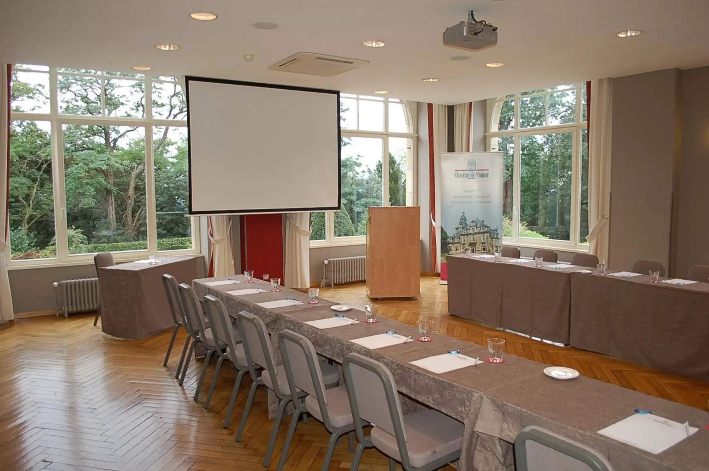 Business facilities in Le Chateau de Namur