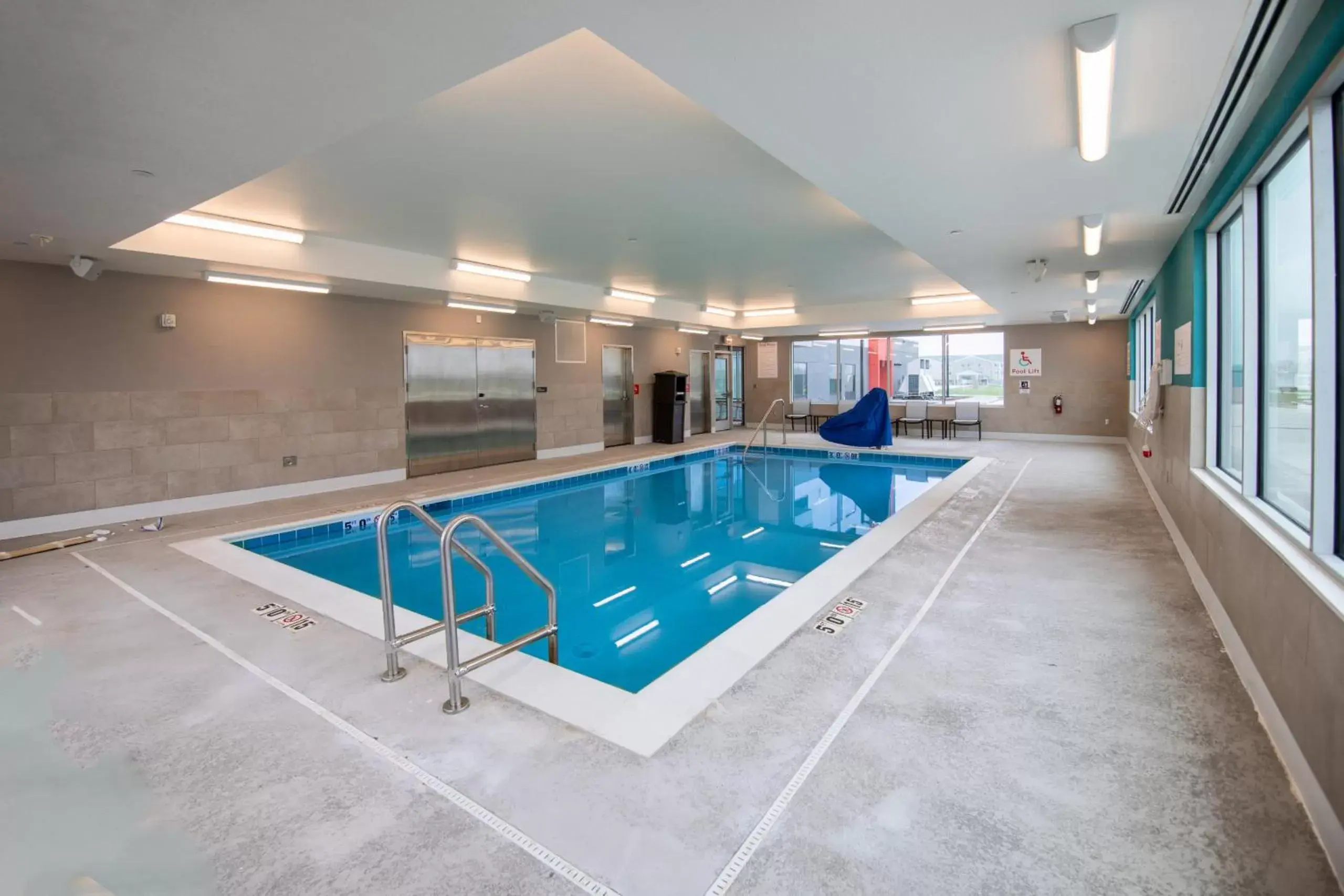 , Swimming Pool in Avid Hotel Cedar Rapids South - Arpt Area, an IHG Hotel