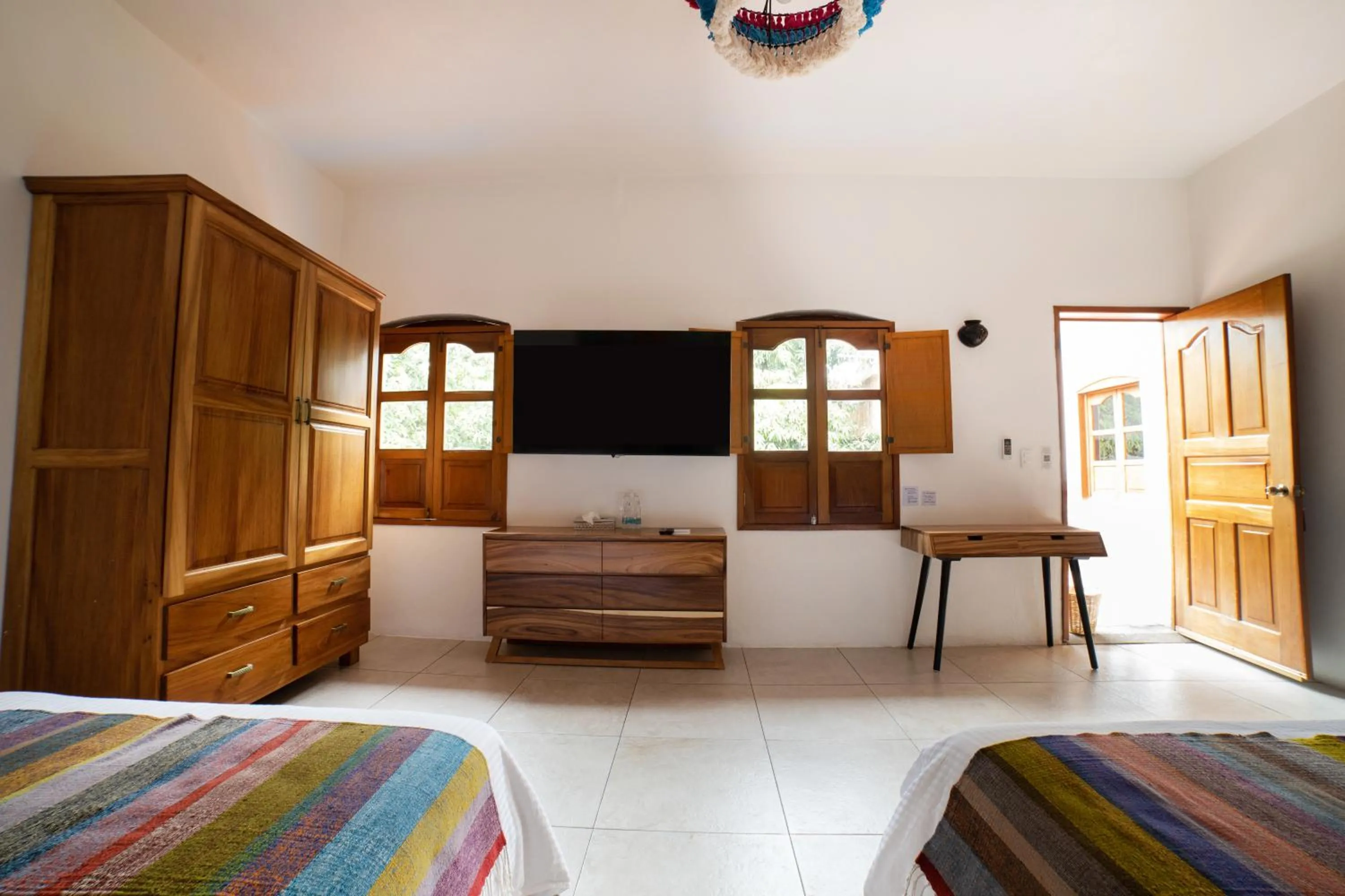 TV and multimedia, Bed in NaNa Vida Hotel Oaxaca