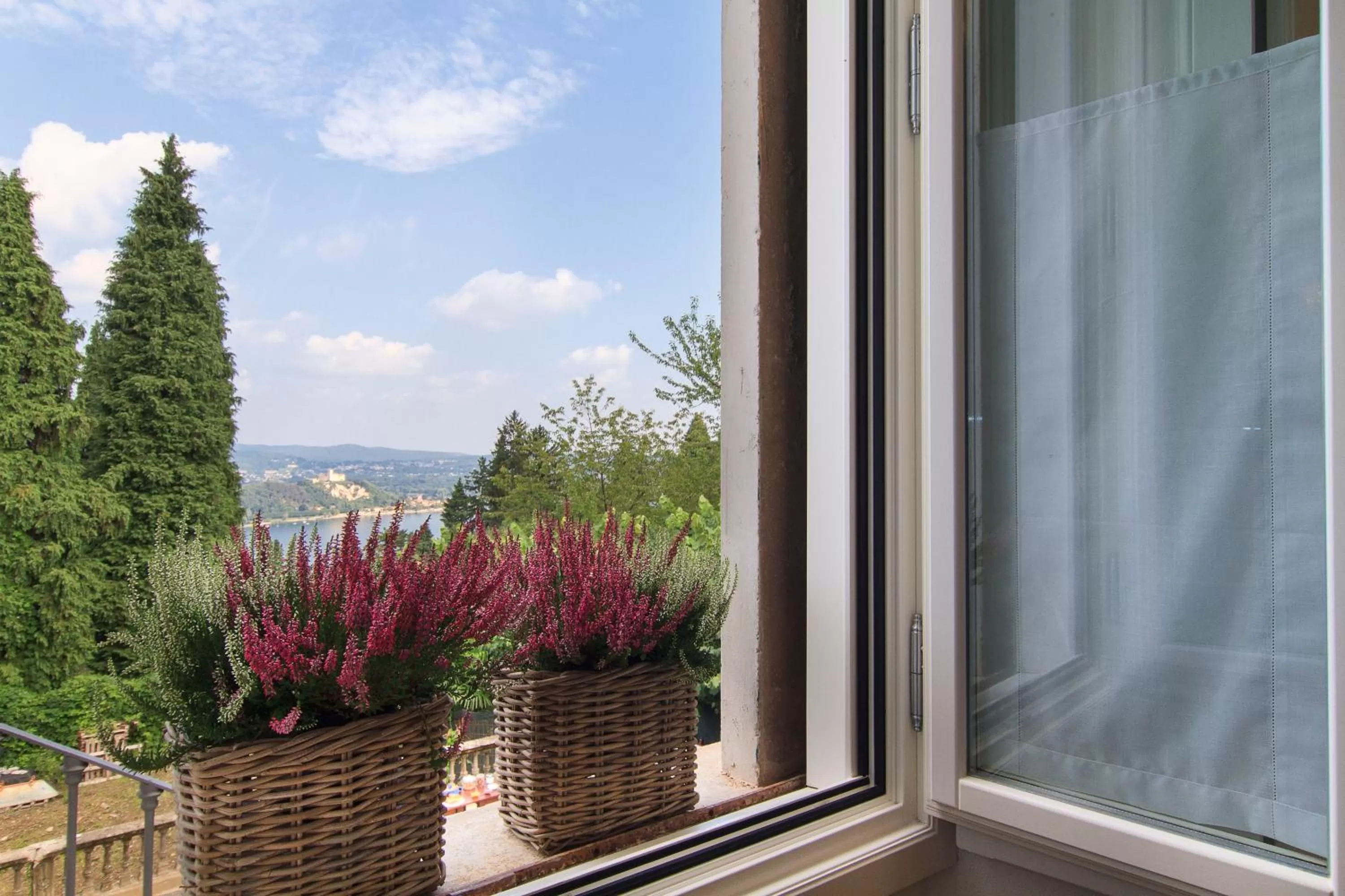 Garden view in White Lilac Romantic B&B - Adults only