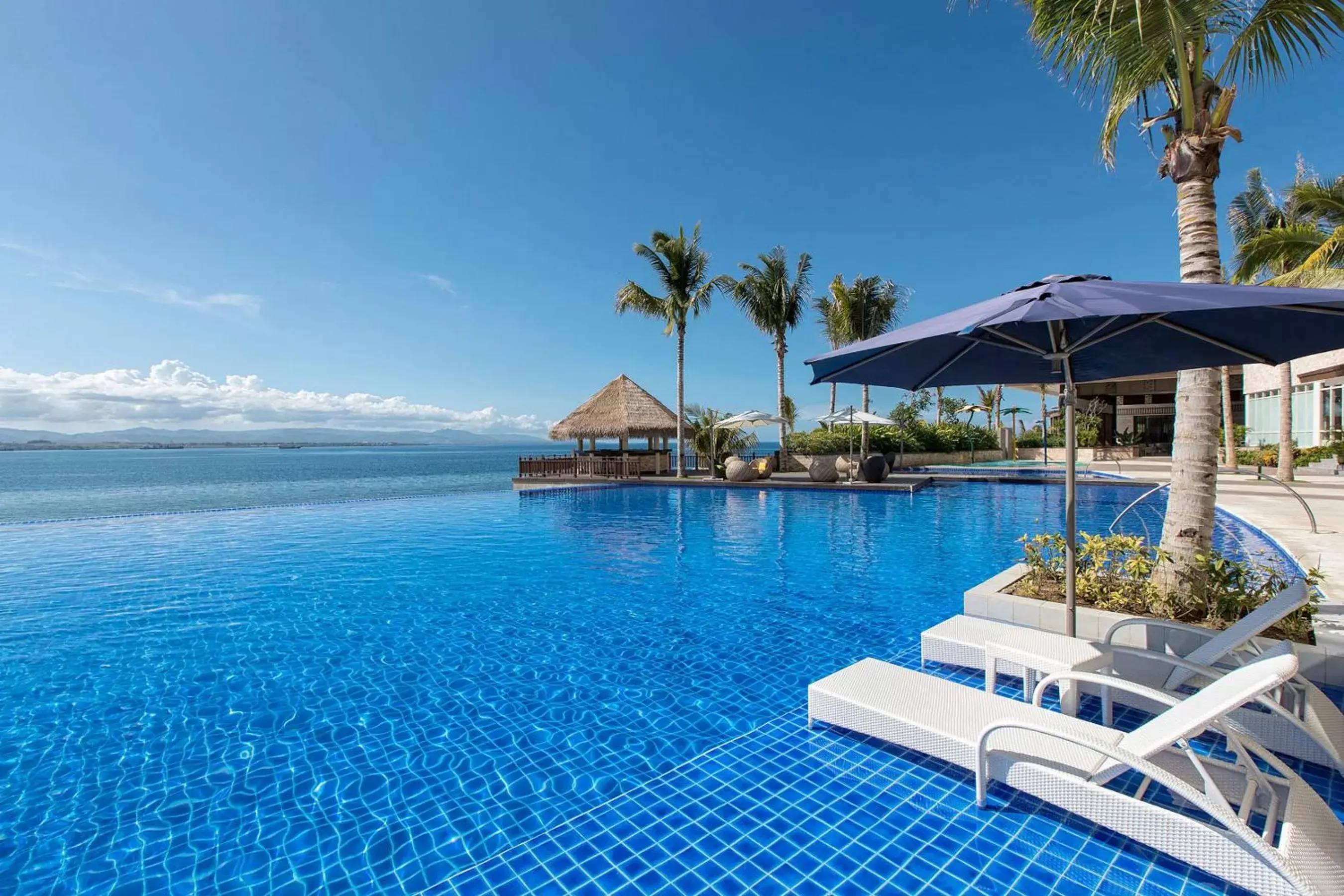 Swimming Pool in Dusit Thani Mactan Cebu Resort