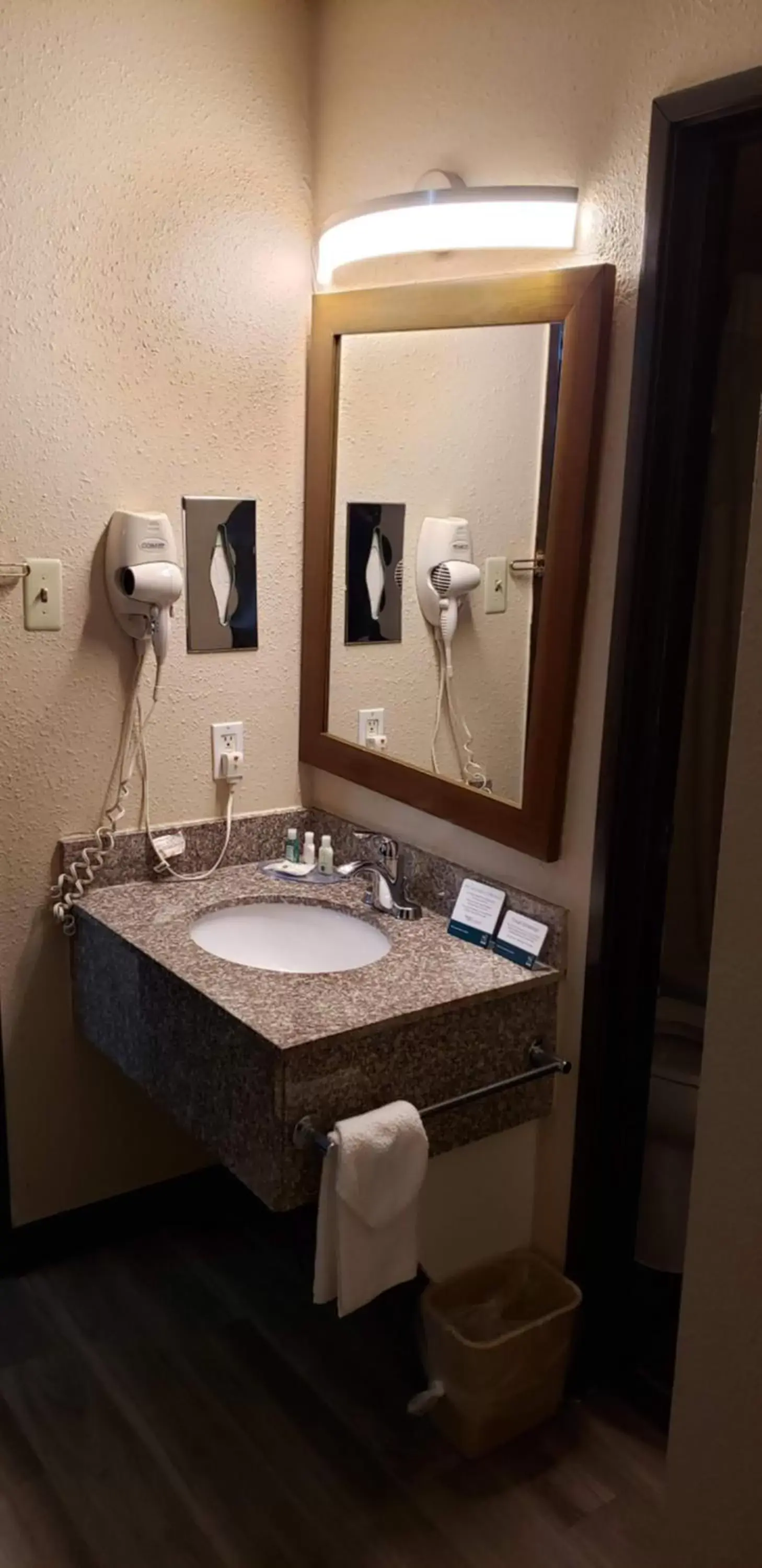 Bathroom in Quality Inn DFW Airport North - Irving