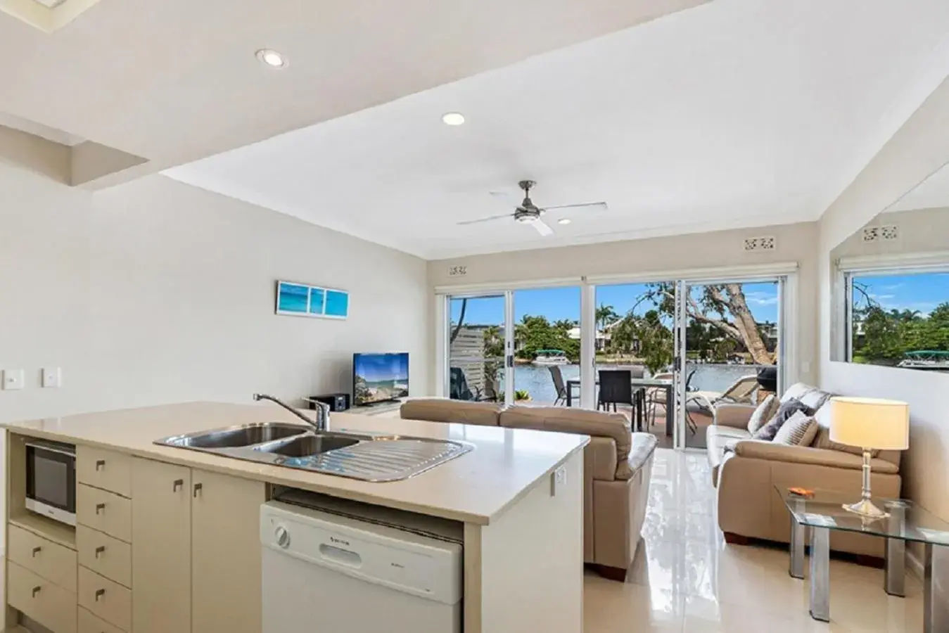 Kitchen/Kitchenette in Noosa Entrance Waterfront Resort