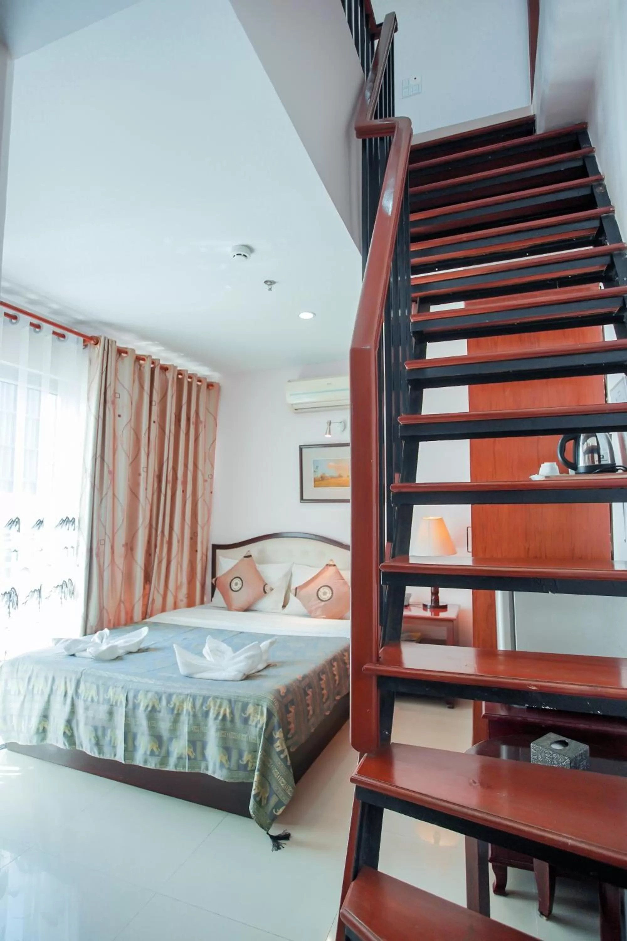 Bed in Silver Mounts Hotel