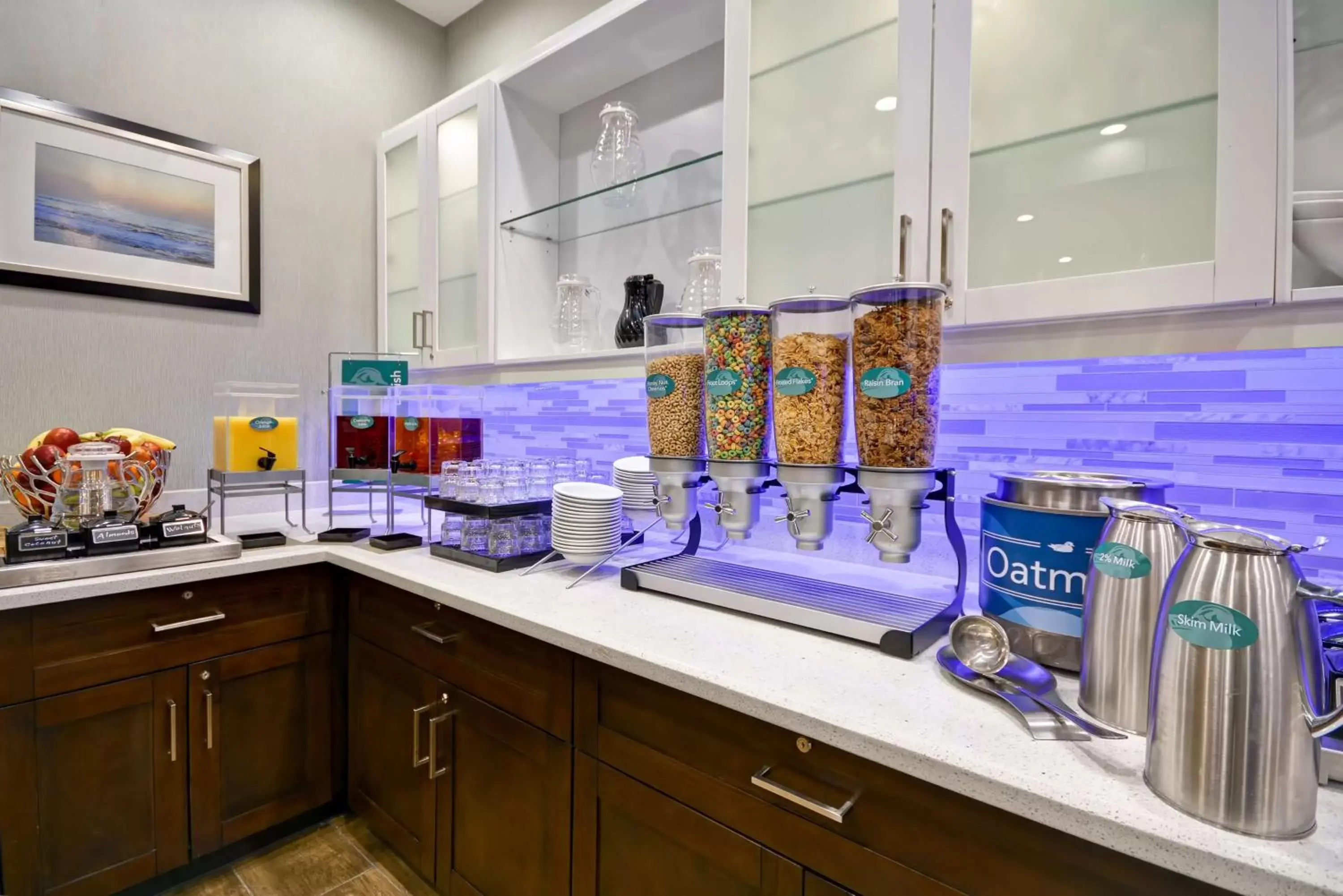 Restaurant/places to eat, Kitchen/Kitchenette in Homewood Suites By Hilton Galveston