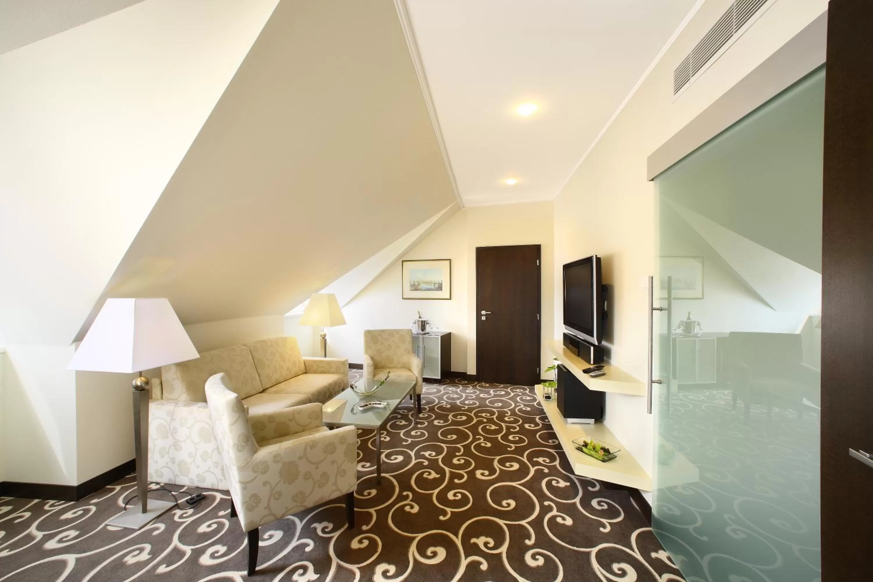 TV and multimedia in Grand Hotel Bohemia