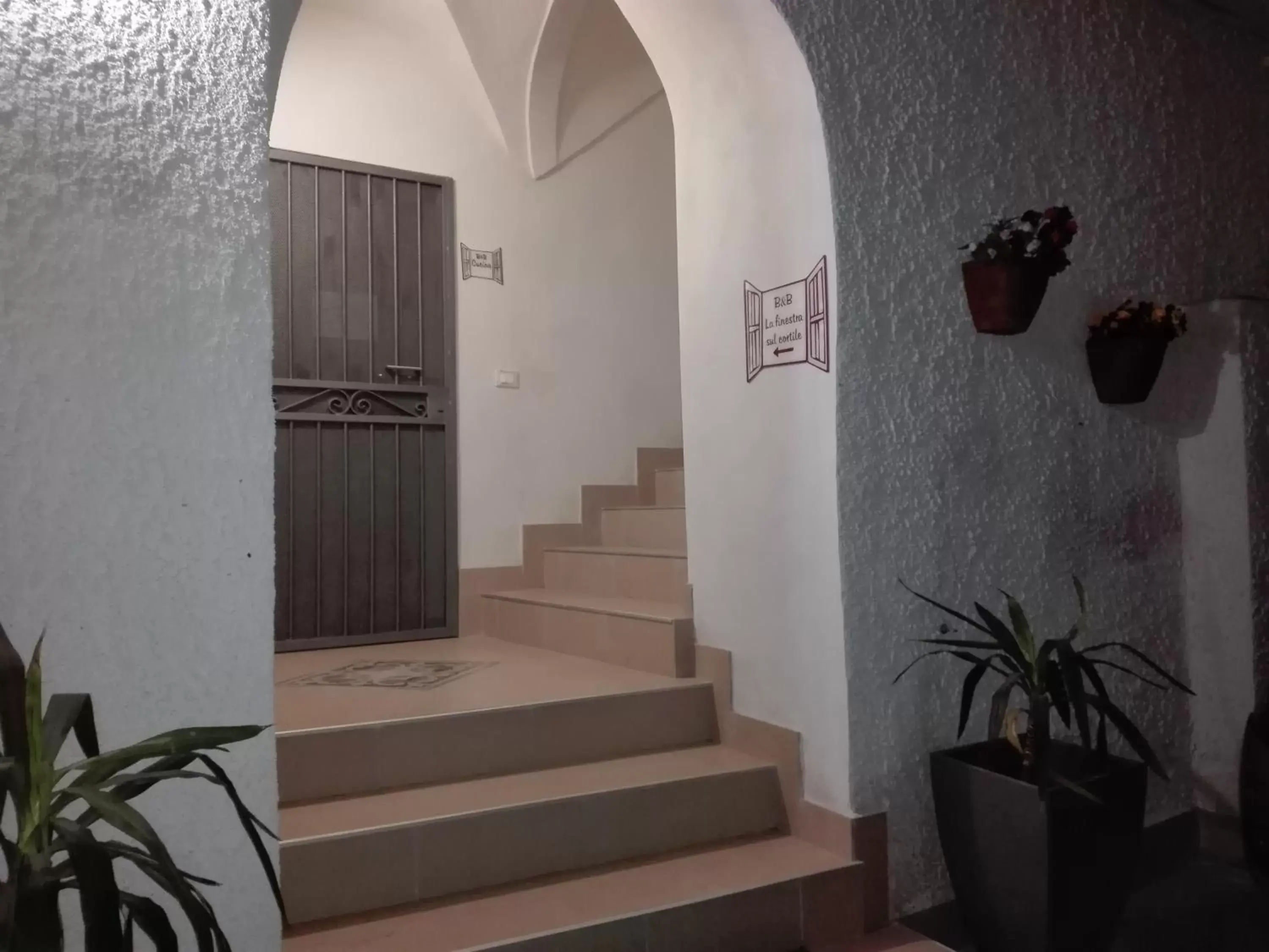 Facade/entrance in La Finestra sul Cortile