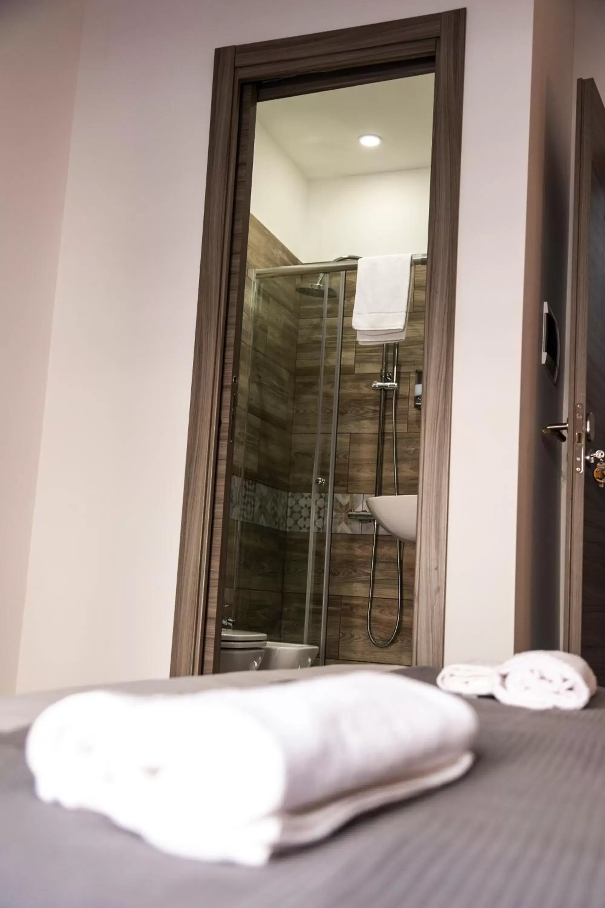 Shower, Bed in Sant’Agostino Boutique Rooms