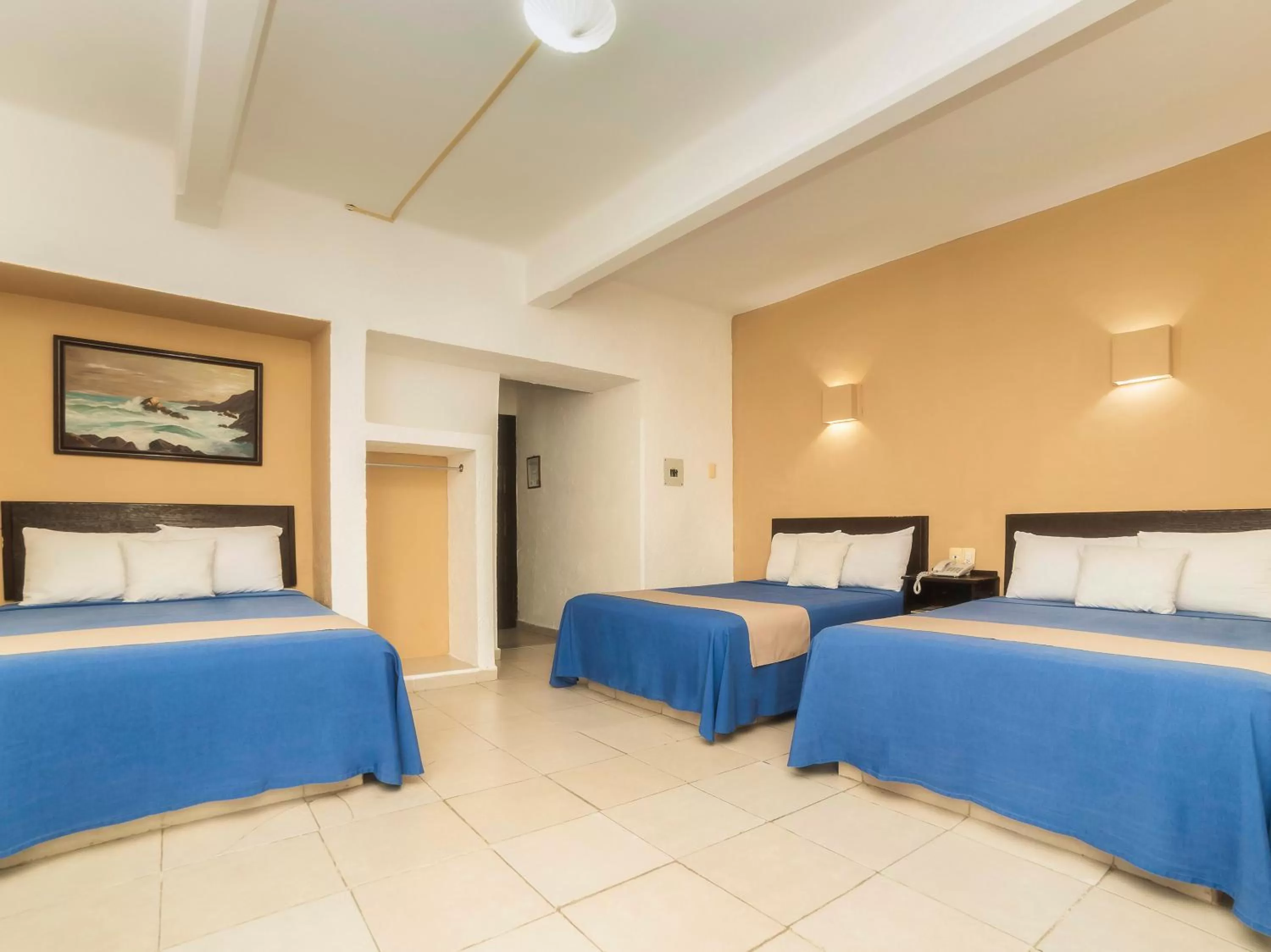 Bed in Hotel Trianon
