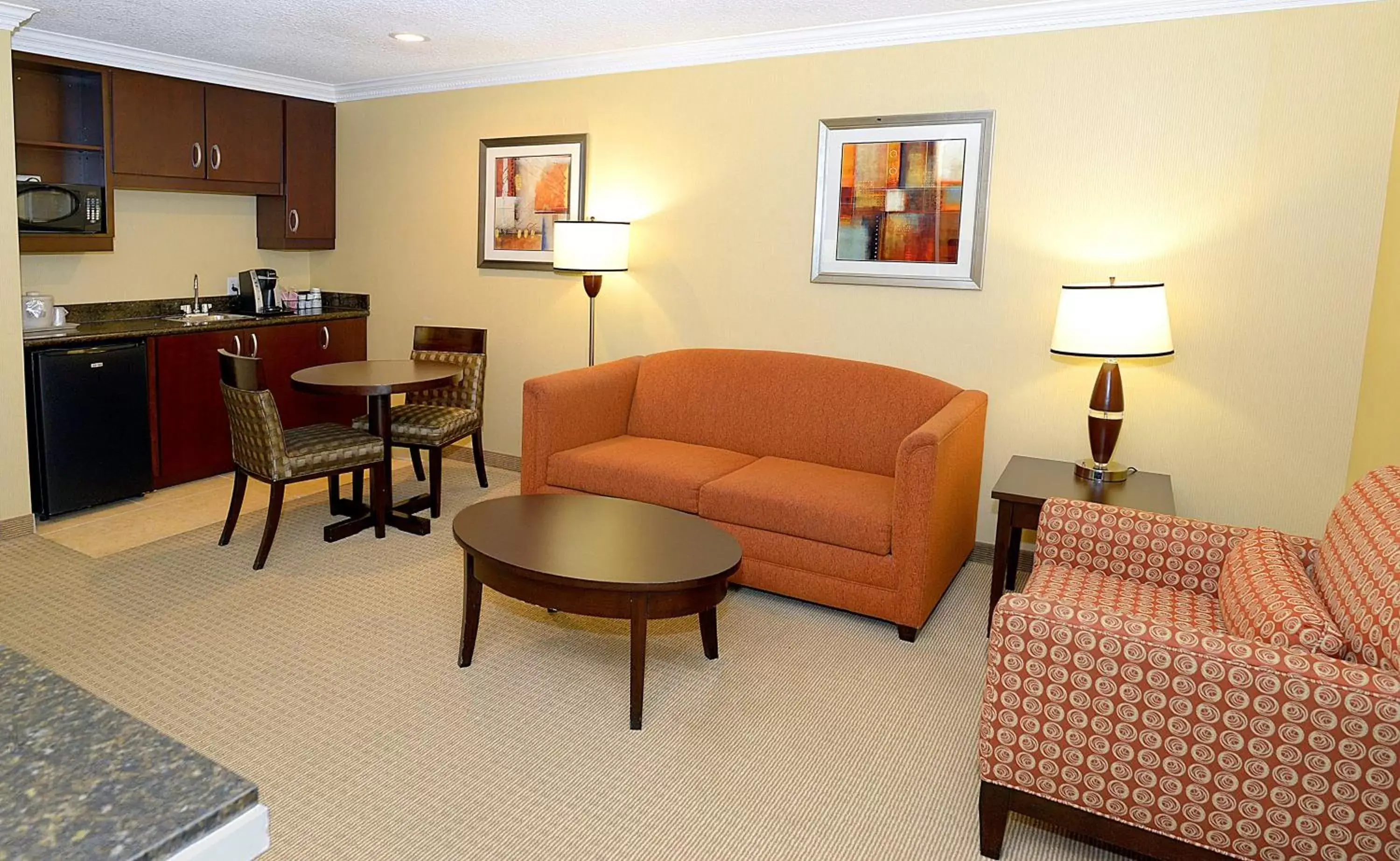 Photo of the whole room, Seating Area in Holiday Inn & Suites San Mateo - SFO, an IHG Hotel
