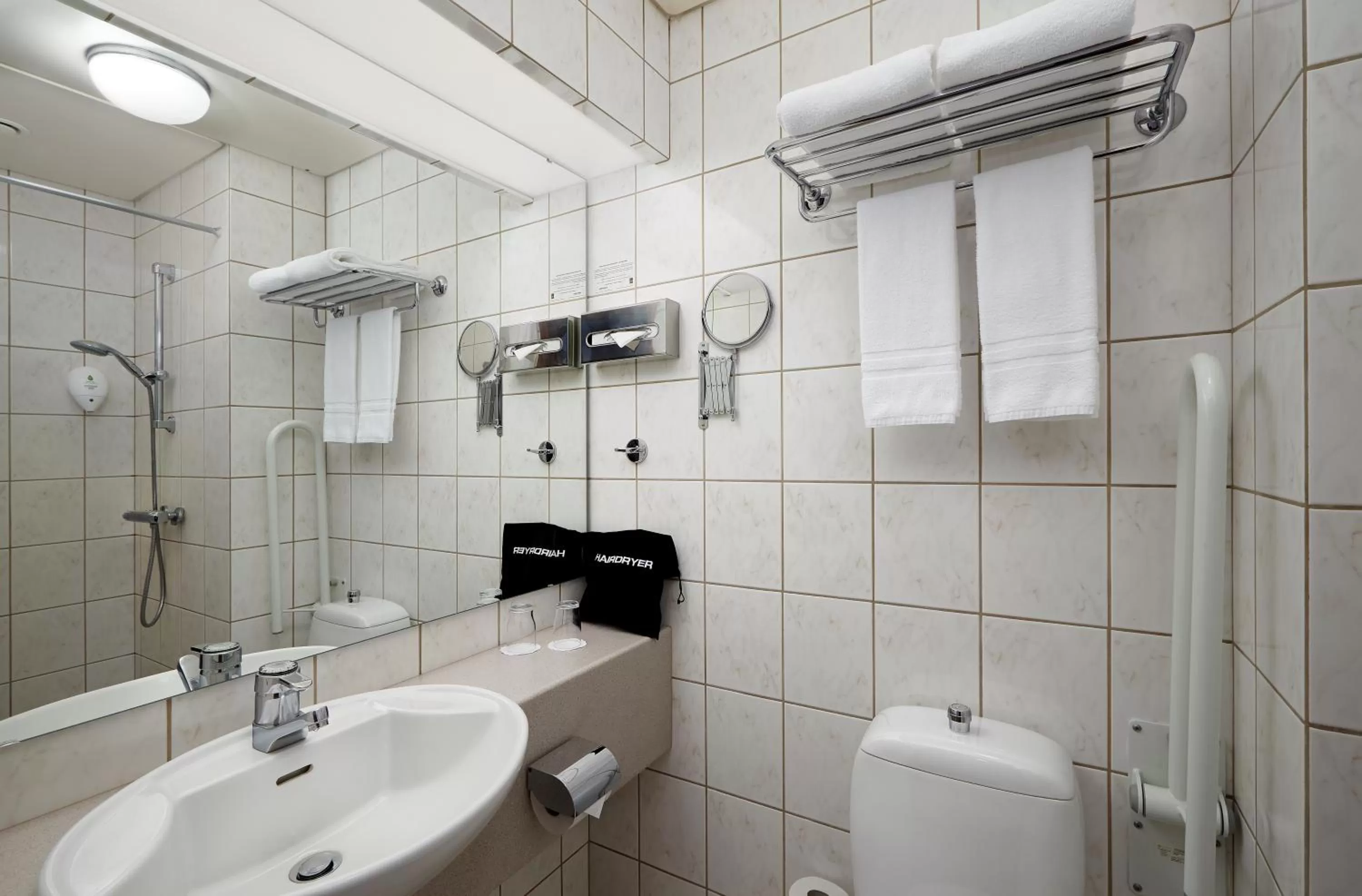 Standard Twin Room in Hotel Ísland – Spa & Wellness Hotel