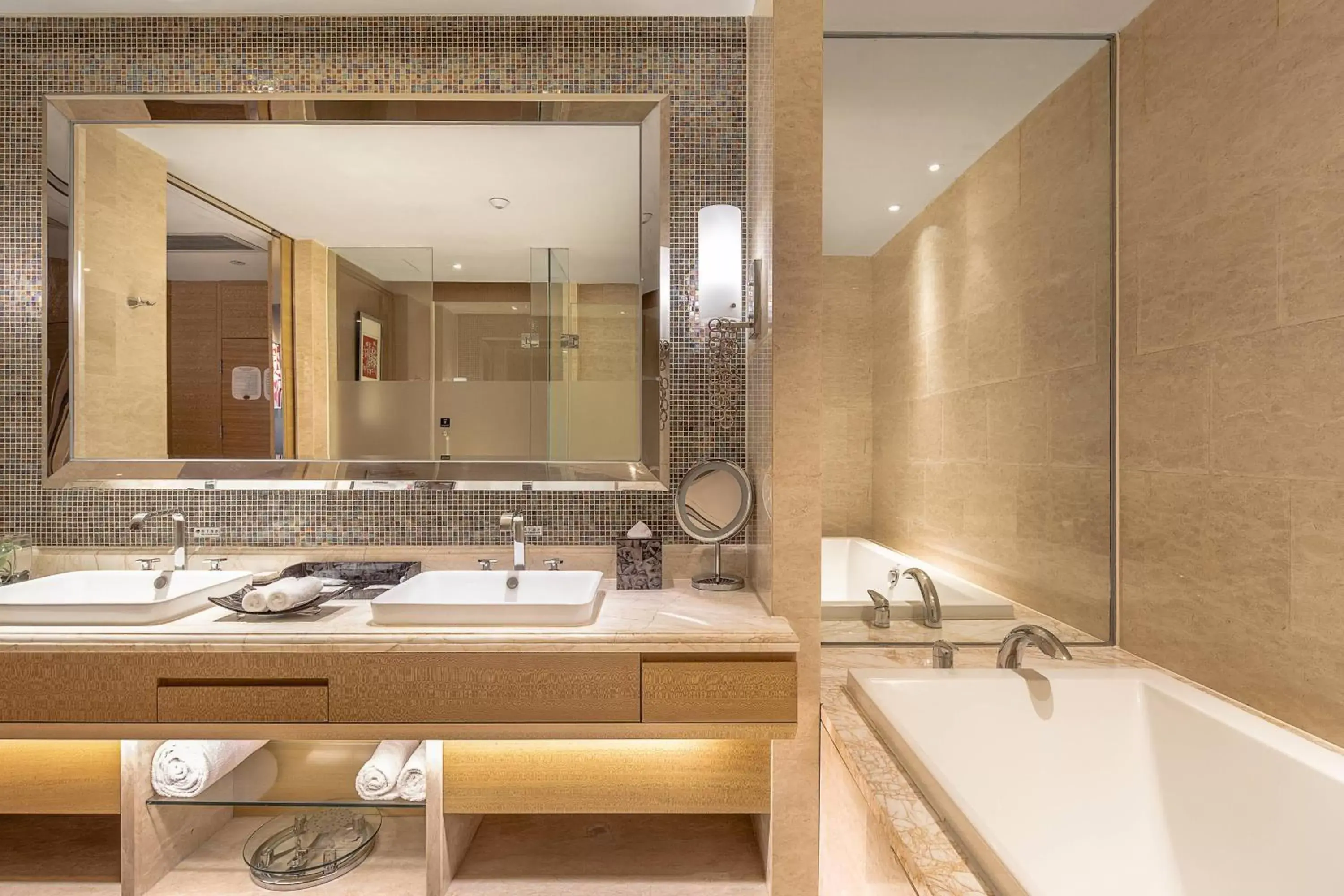 Bathroom in Renaissance Chengdu Hotel