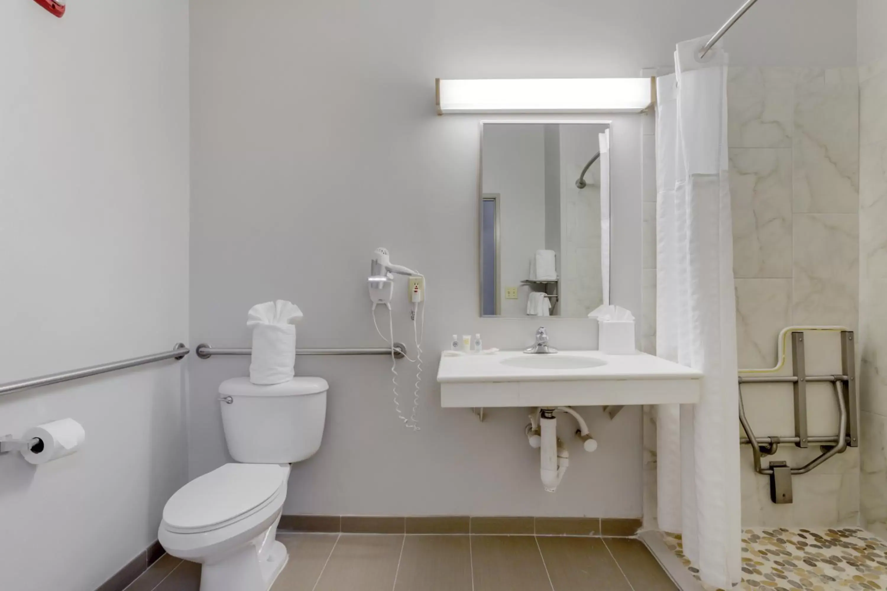 Bathroom in Comfort Suites La Porte
