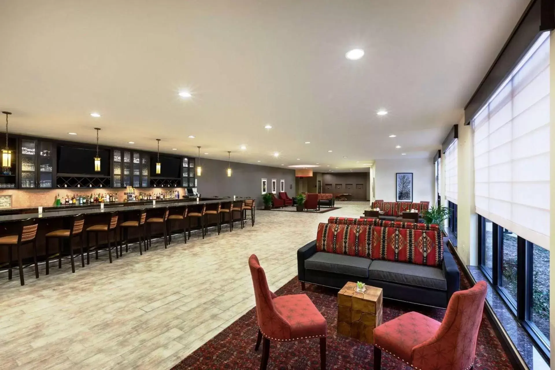 Lounge or bar, Restaurant/Places to Eat in Hilton Garden Inn Denison/Sherman/At Texoma Event Center