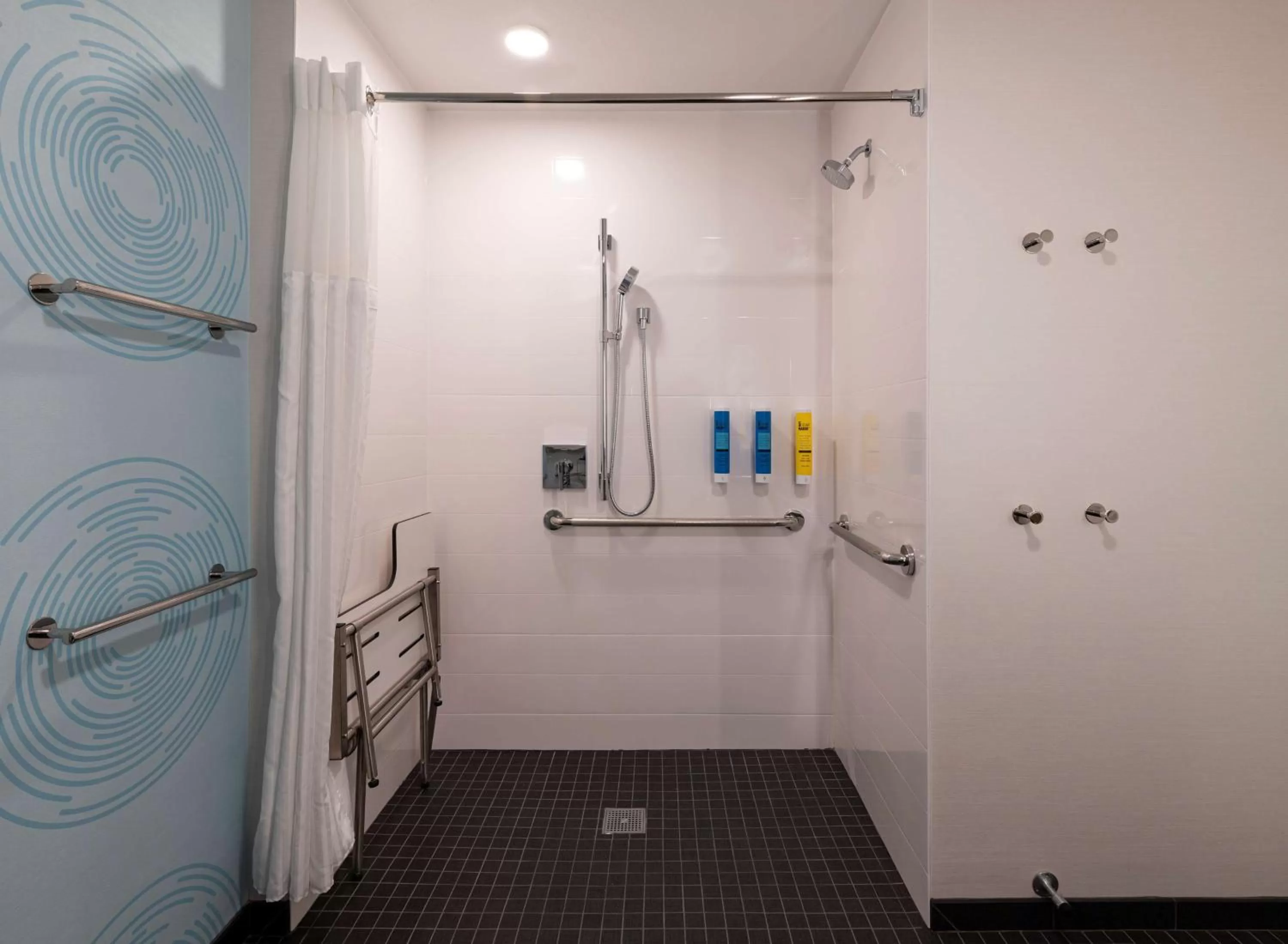 Bathroom in Tru By Hilton Phoenix Glendale Westgate