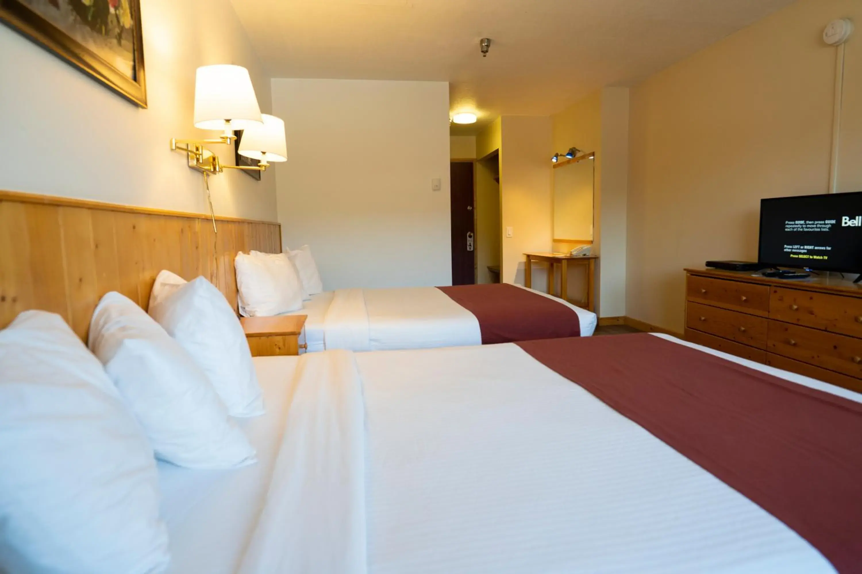 Bed in Canadas Best Value Inn- Riverview Hotel Bed in Canadas Best Value Inn- Riverview Hotel