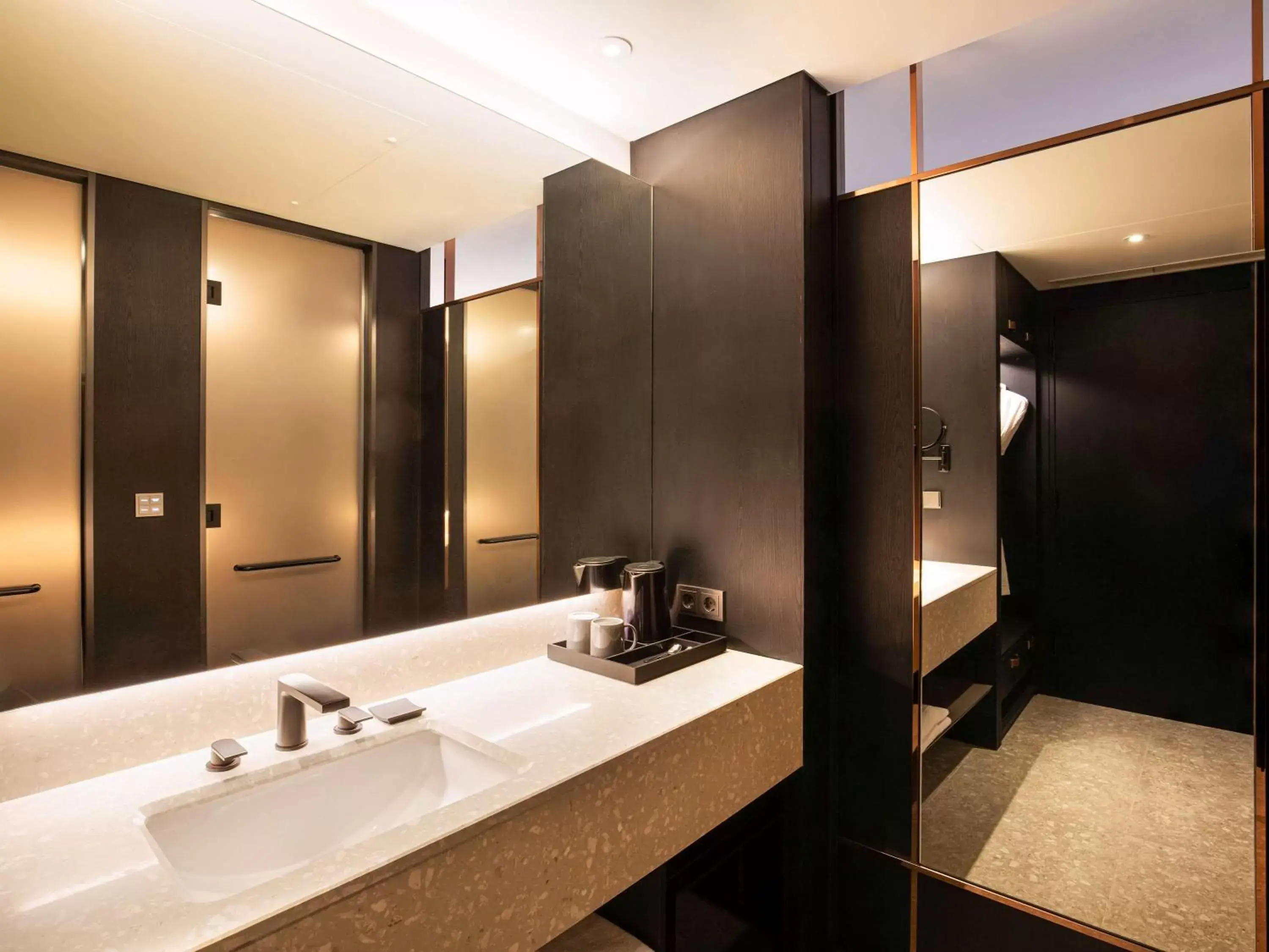 Photo of the whole room, Bathroom in Mercure Ambassador Seoul Hongdae