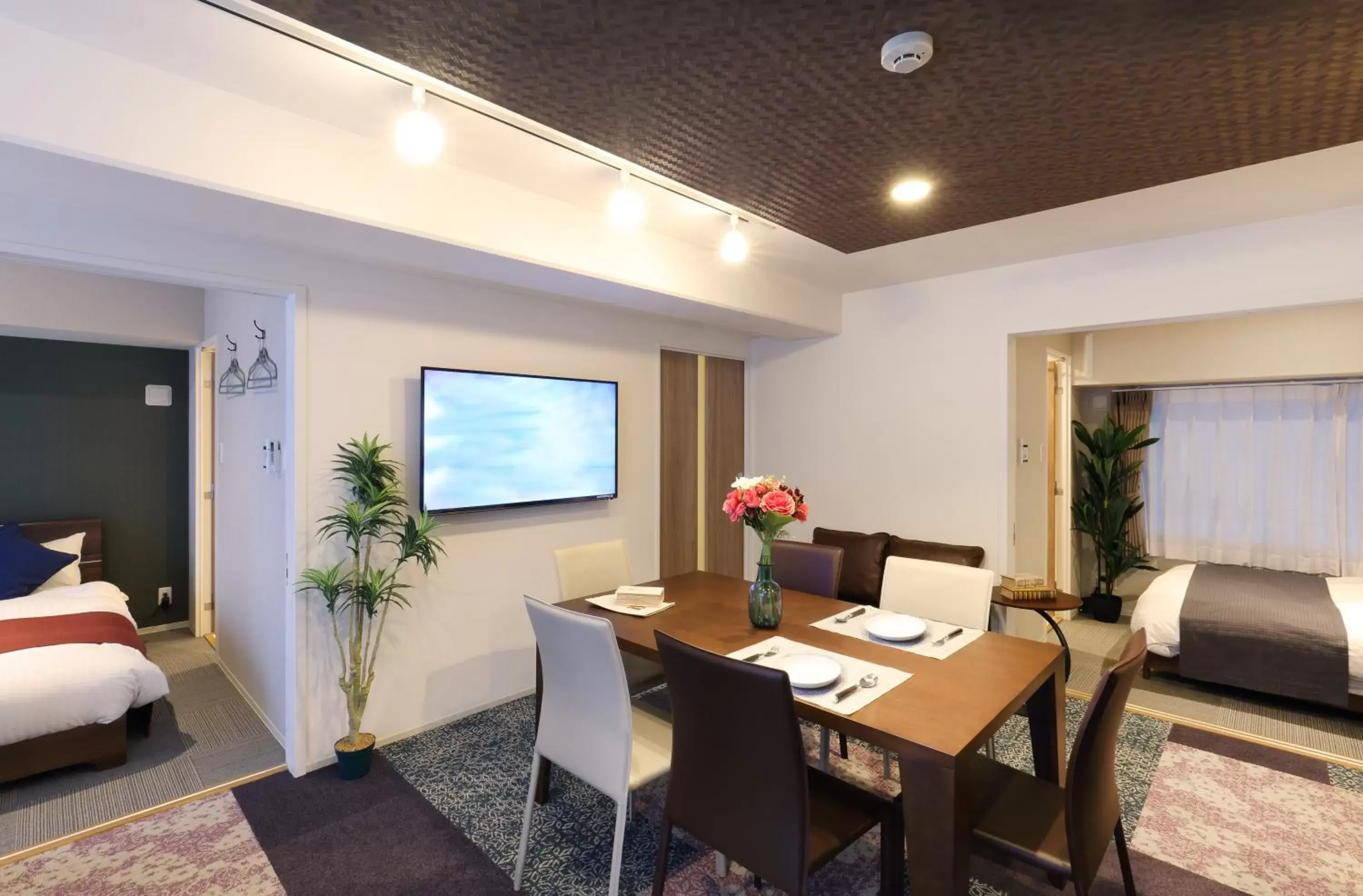 Dining area in Residence Hotel Hakata 19