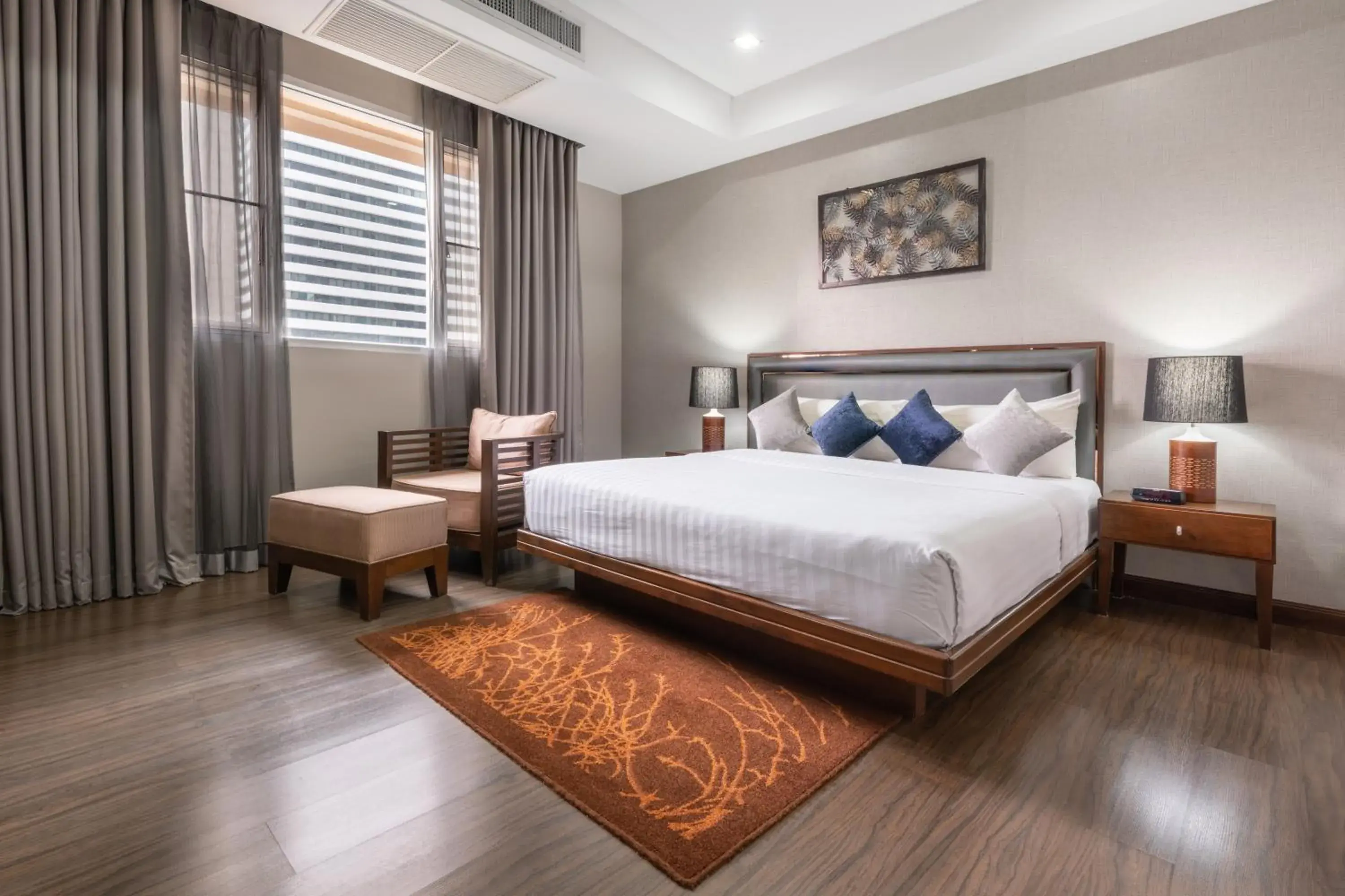 Bedroom, Bed in Grand Mercure Bangkok Asoke Residence