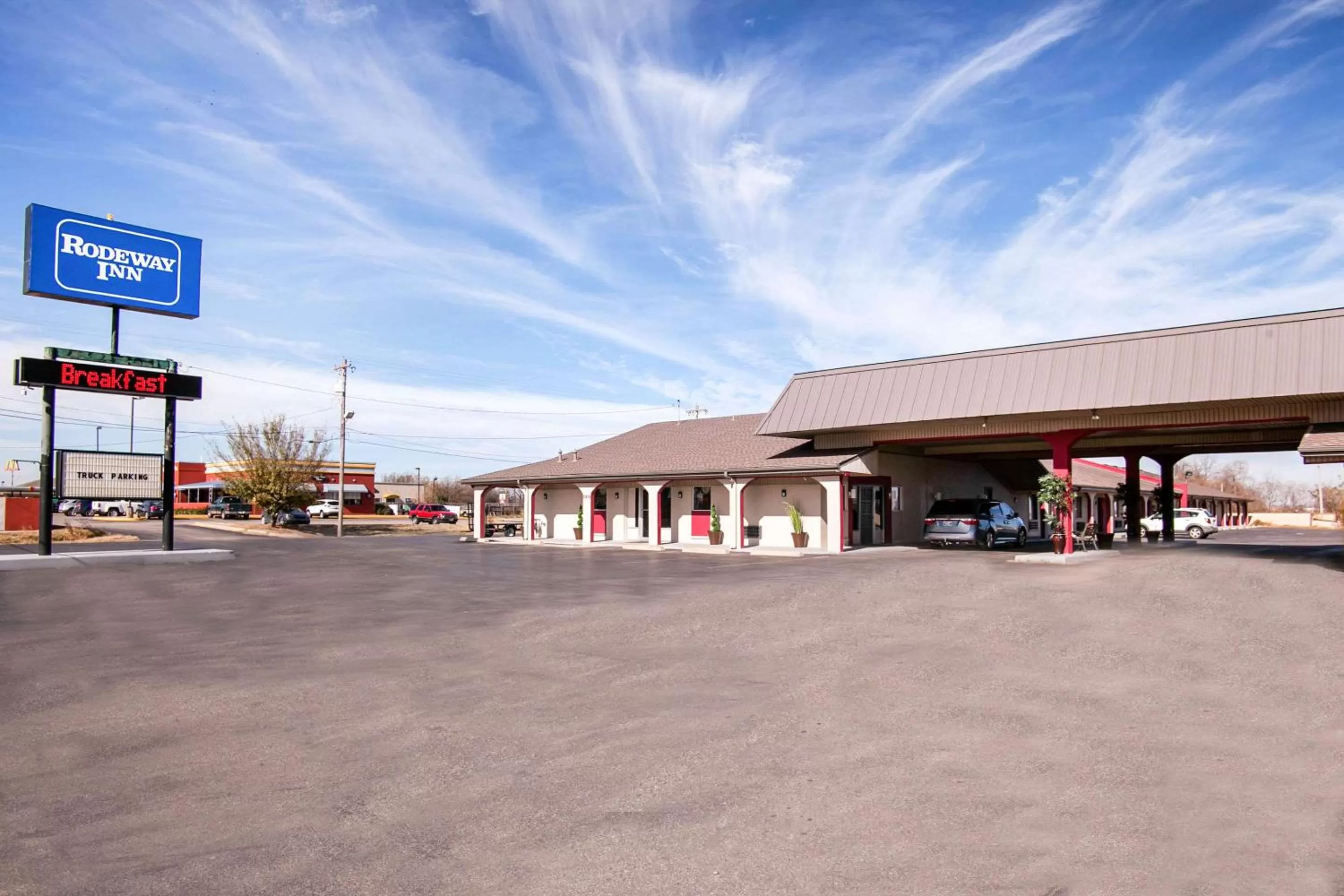 Property building in Rodeway Inn Pauls Valley