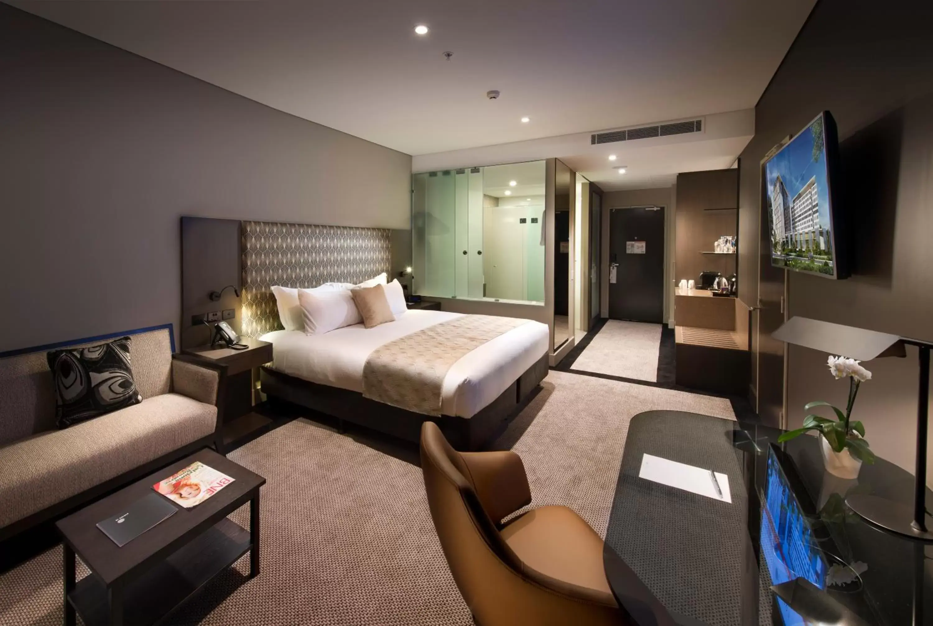 TV and multimedia, Bed in Pullman Brisbane Airport TV and multimedia, Bed in Pullman Brisbane Airport