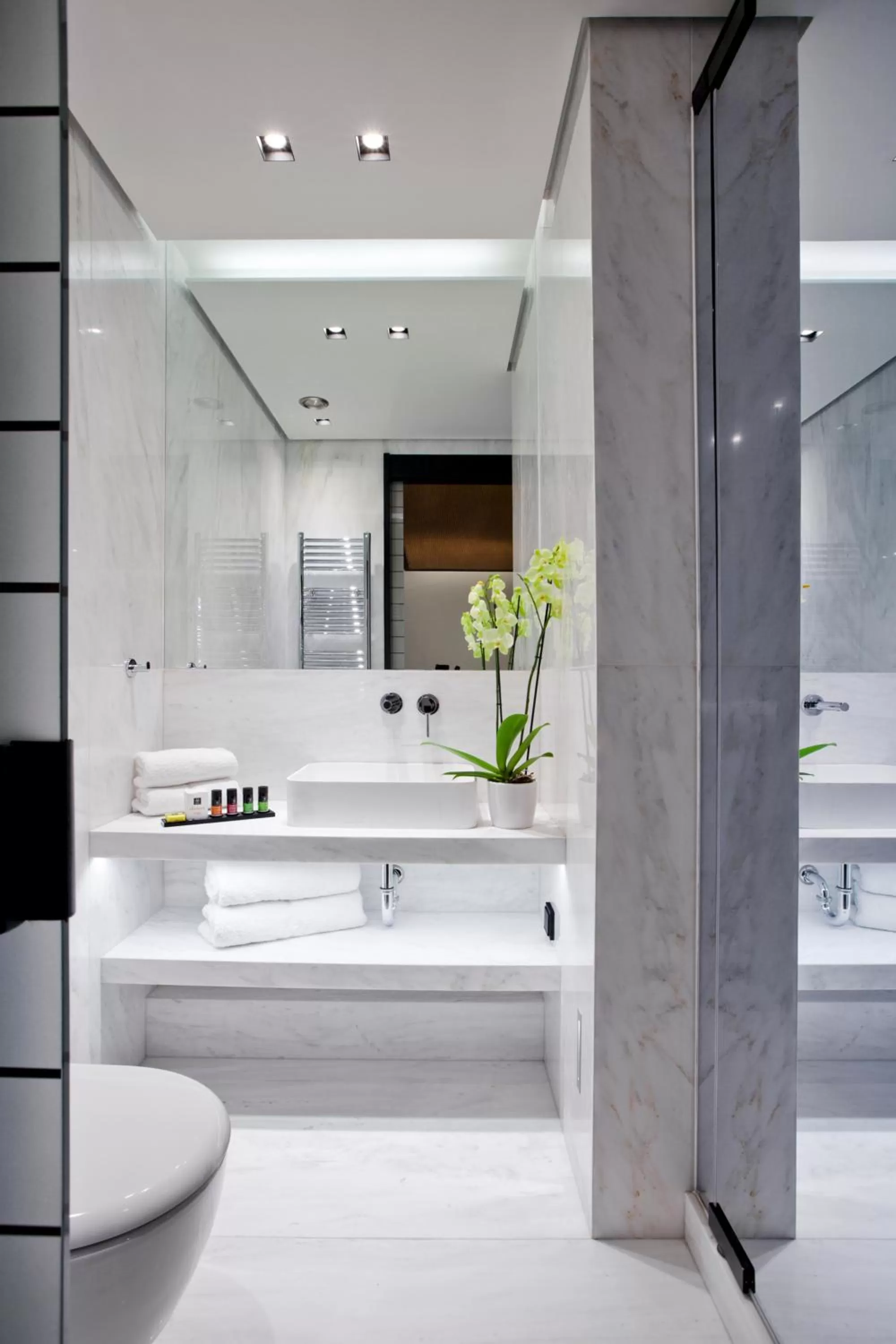 Bathroom in MET34 Athens