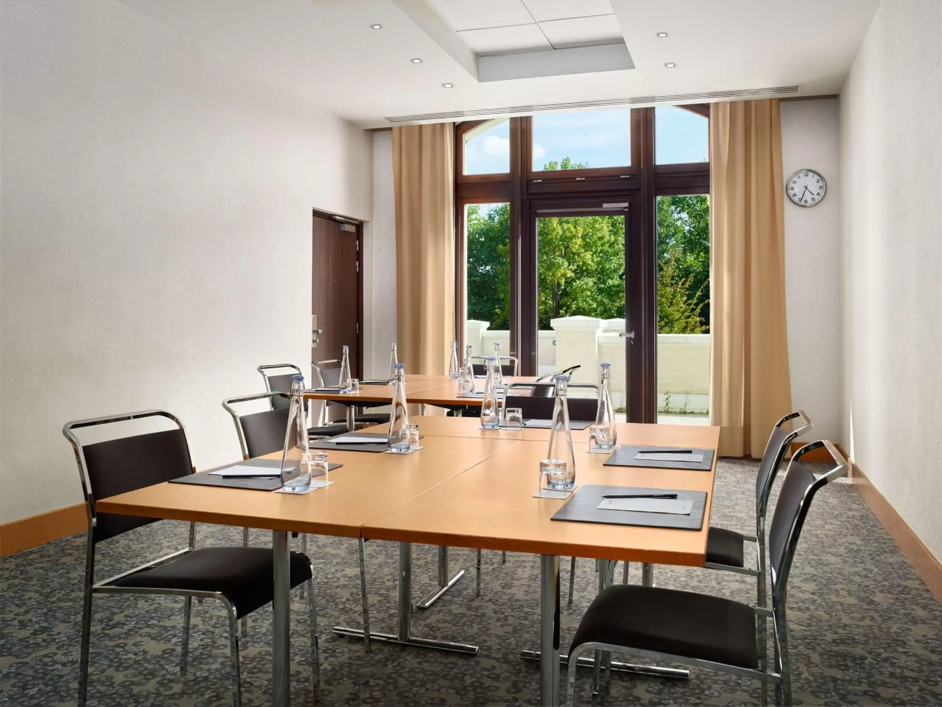 Meeting/conference room in Radisson Blu Hotel Paris, Marne-la-Vallée