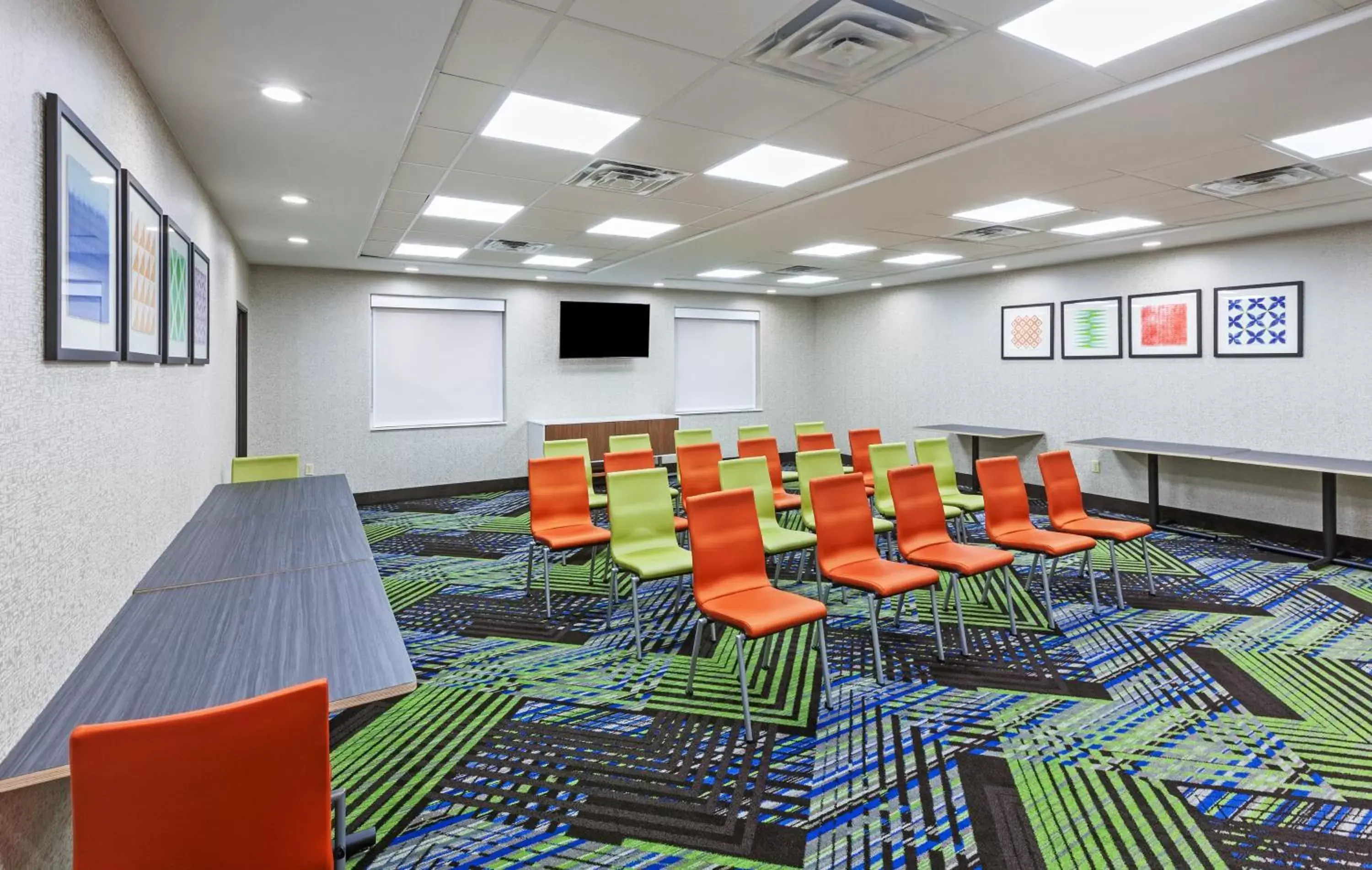 Meeting/conference room in Holiday Inn Express & Suites Longview South I-20, an IHG Hotel
