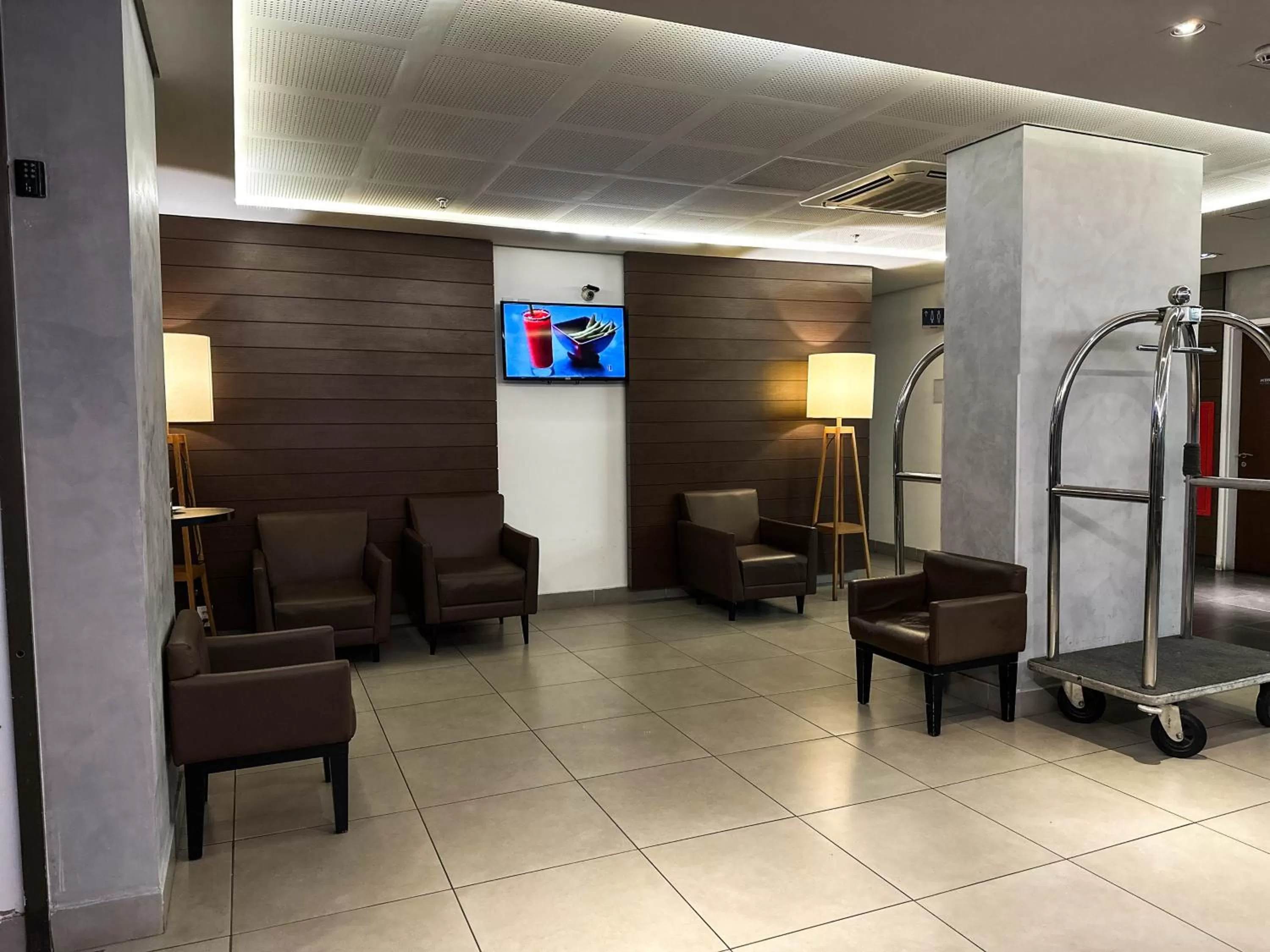 Seating area in Hotel Vivenzo Savassi Belo Horizonte