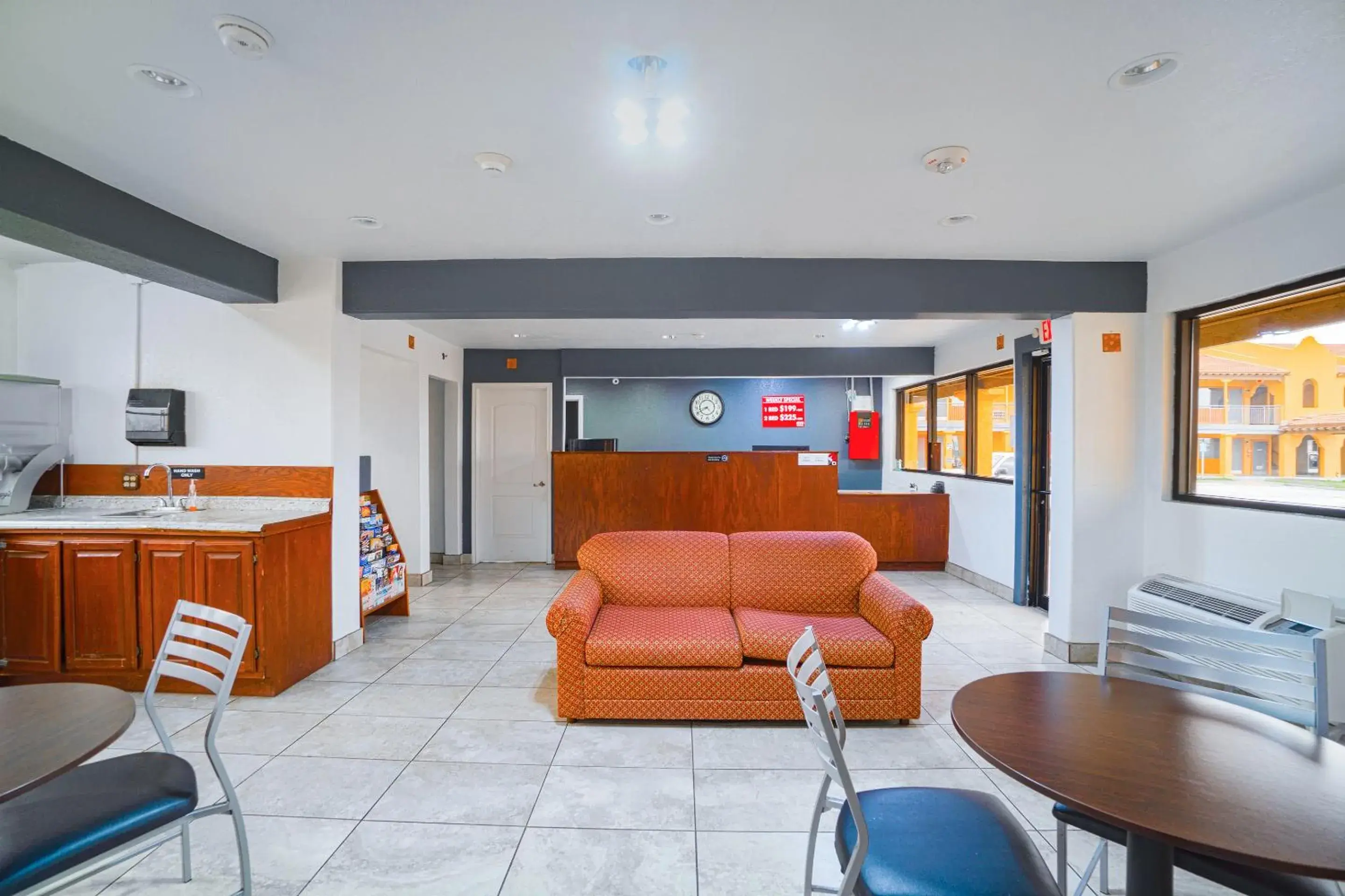 Lobby or reception in OYO Hotel Kingsville - Hwy 77