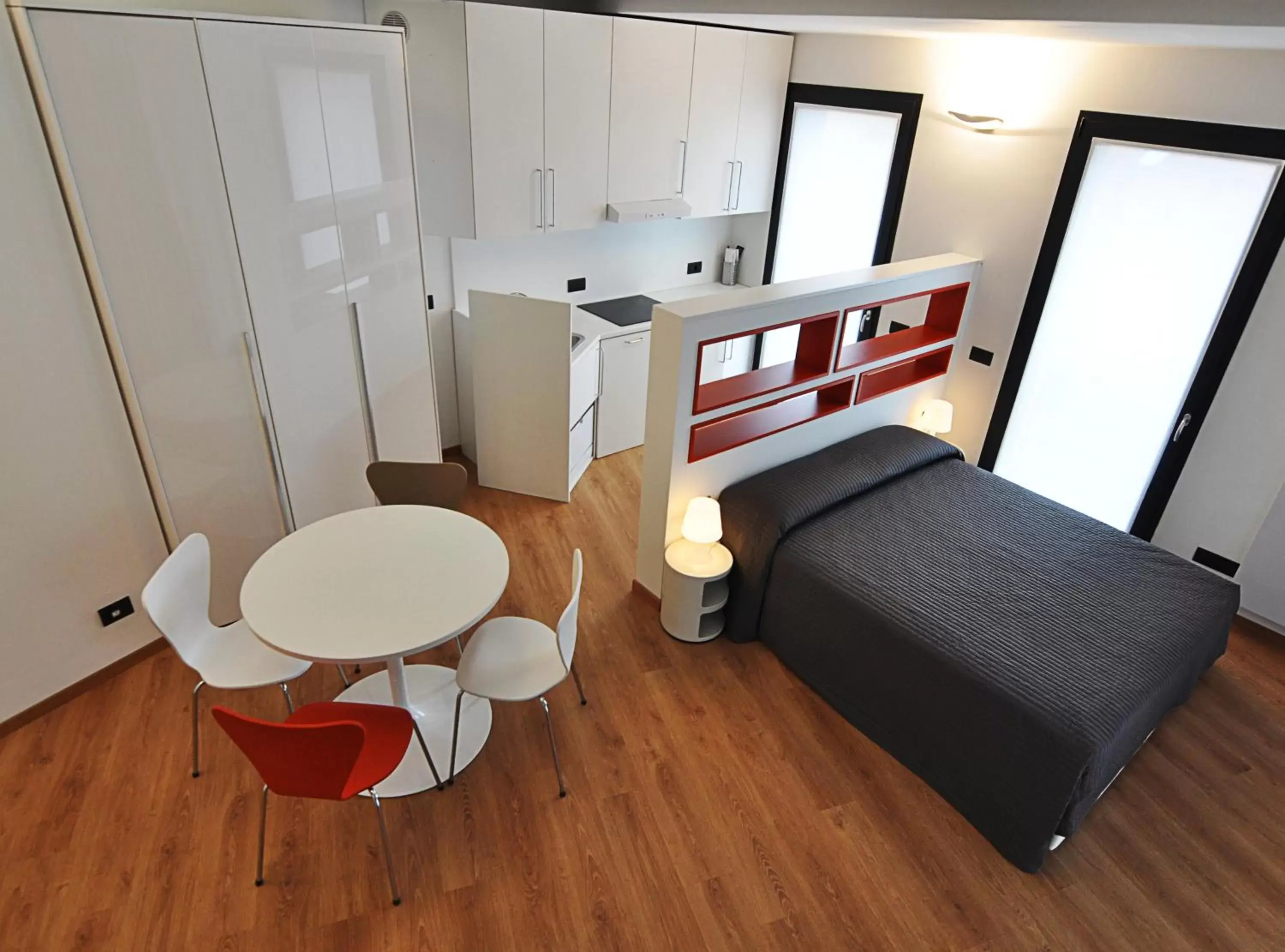 Kitchen or kitchenette in BB Hotels Aparthotel Isola