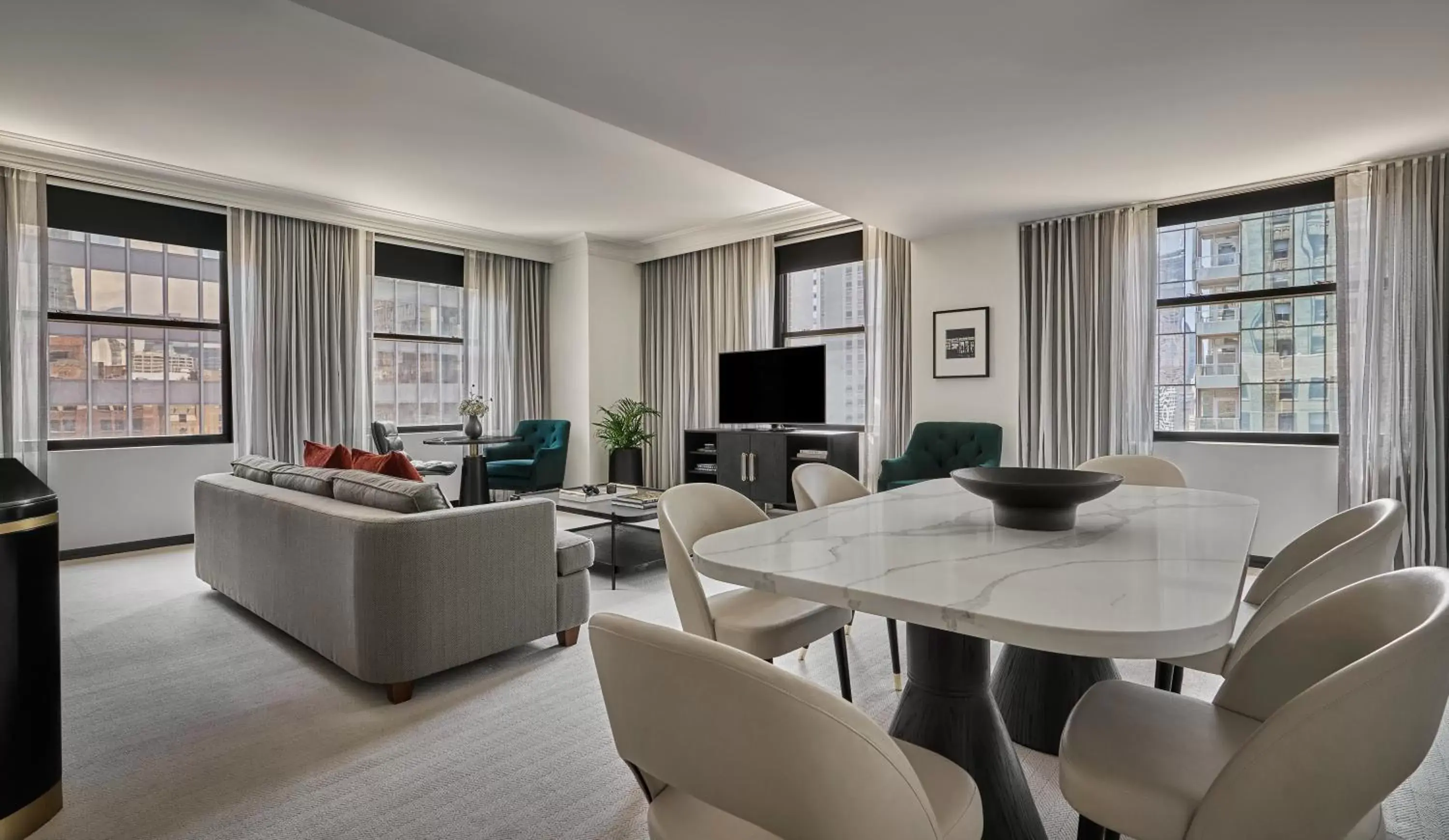 Living room, Dining Area in Pendry Chicago