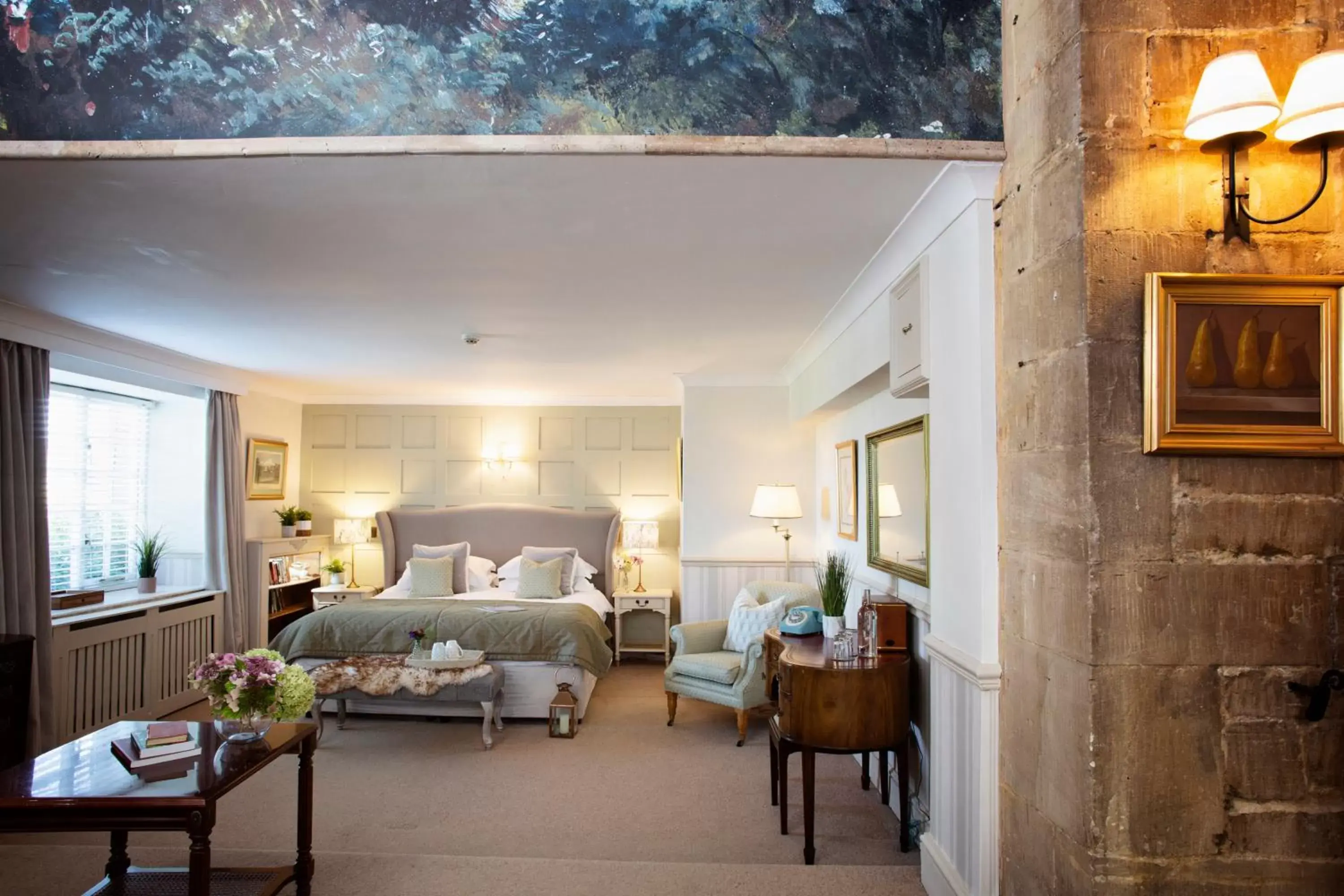 Bedroom in Burleigh Court Hotel