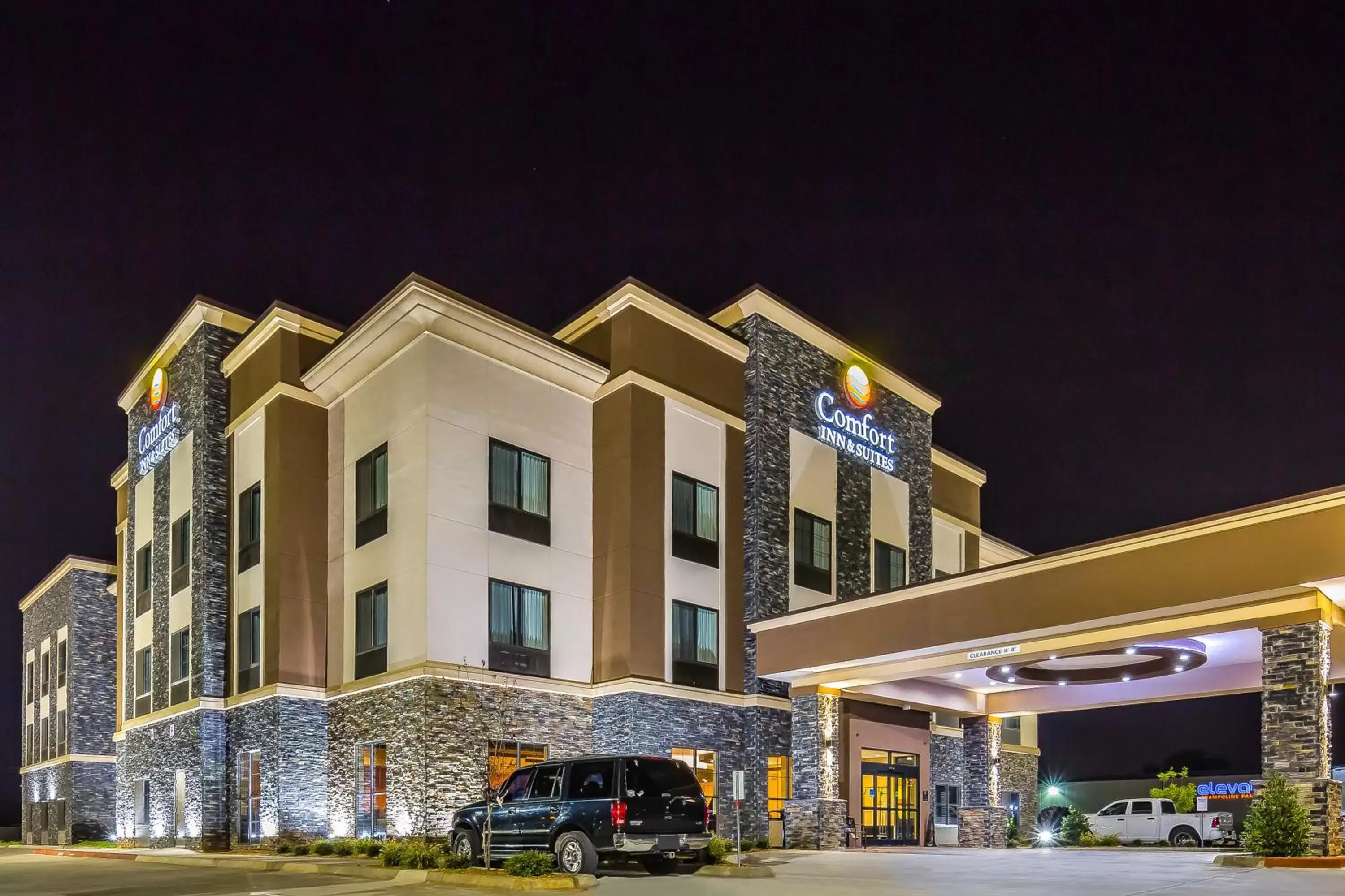 Property Building in Comfort Inn & Suites Moore - Oklahoma City