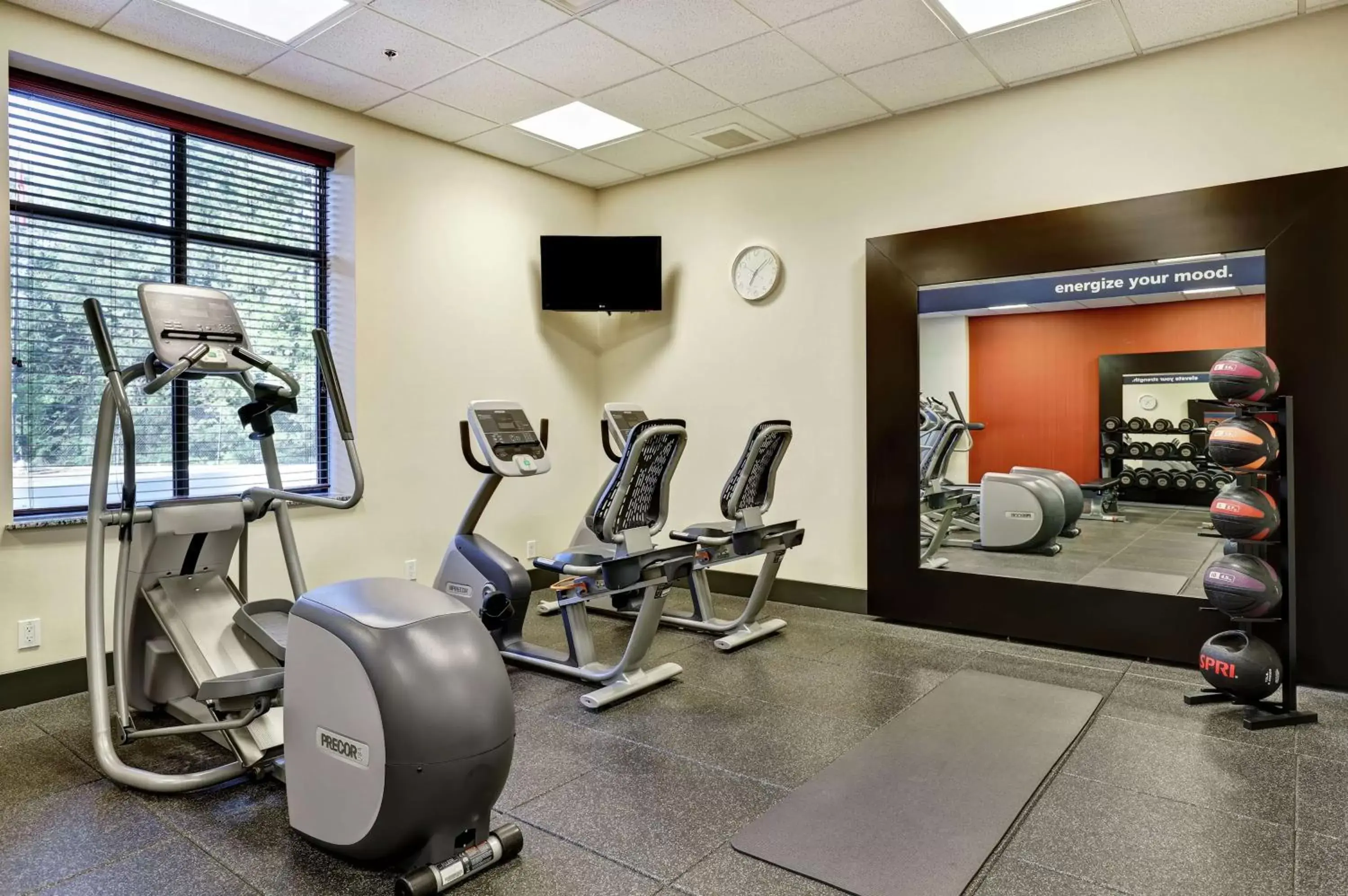 Fitness centre/facilities in Hampton Inn by Hilton Chilliwack Fitness centre/facilities in Hampton Inn by Hilton Chilliwack