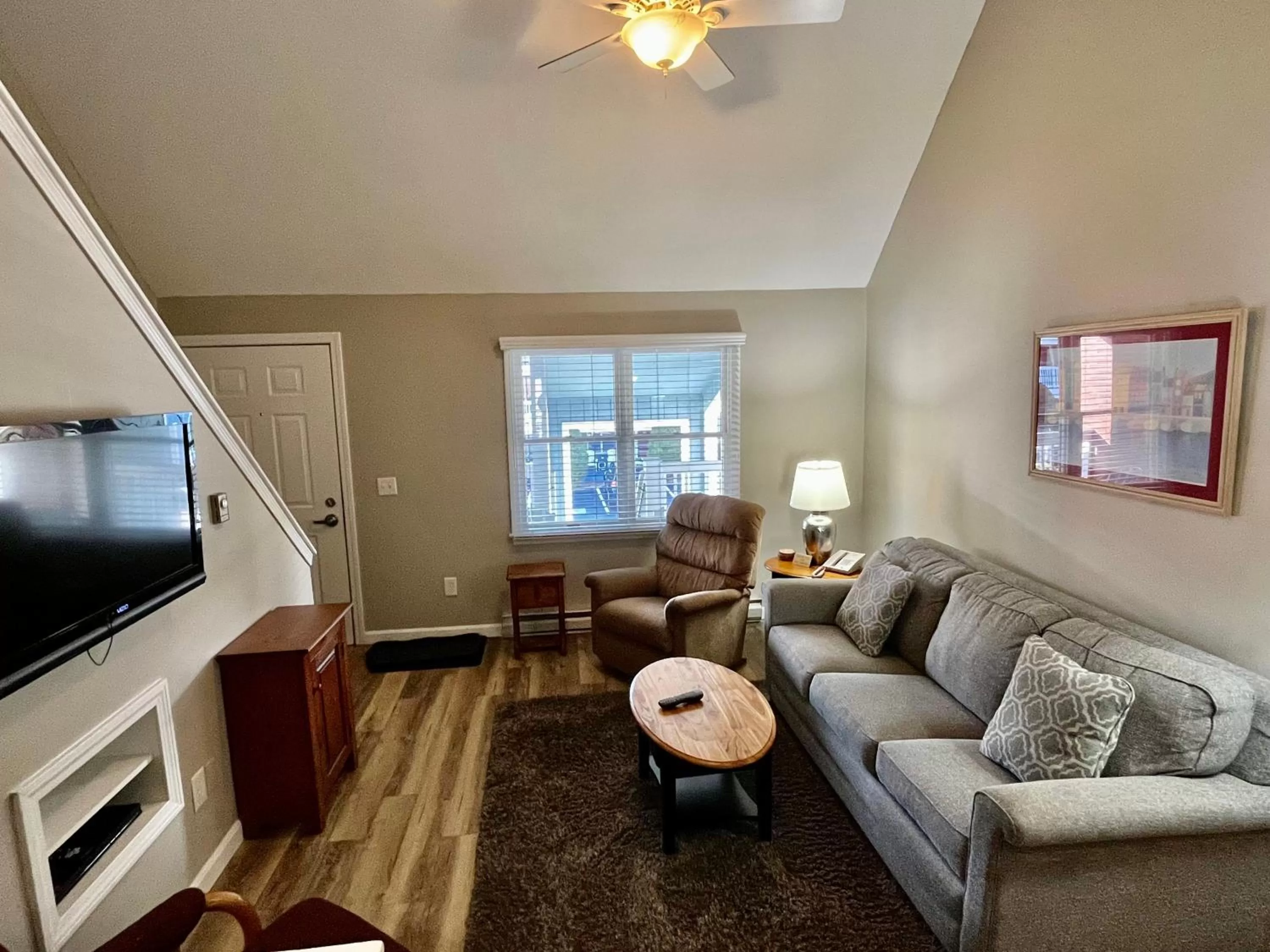 Seating Area in Elmwood Resort Hotel