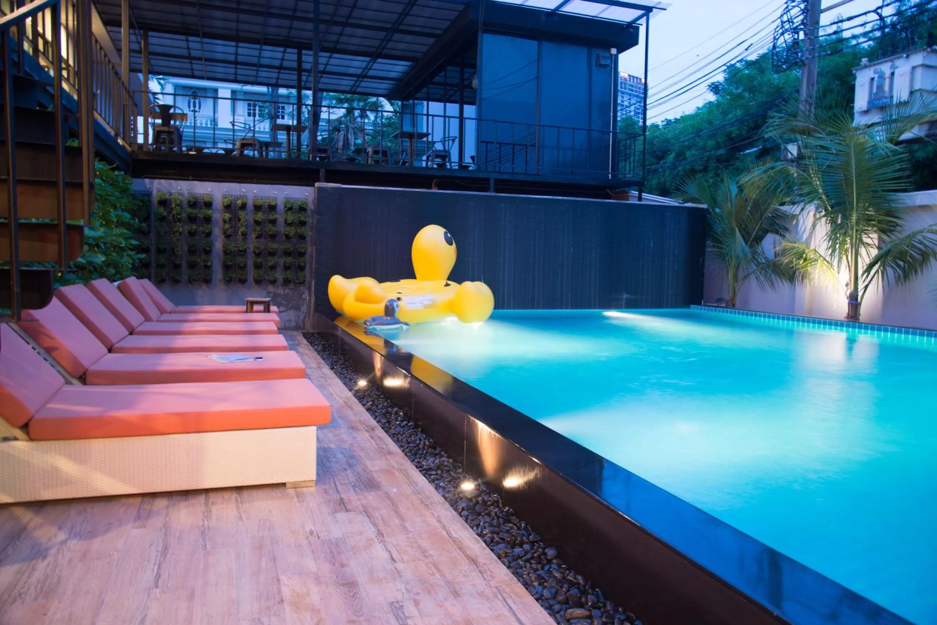 Swimming pool in V20 Boutique Jacuzzi Hotel