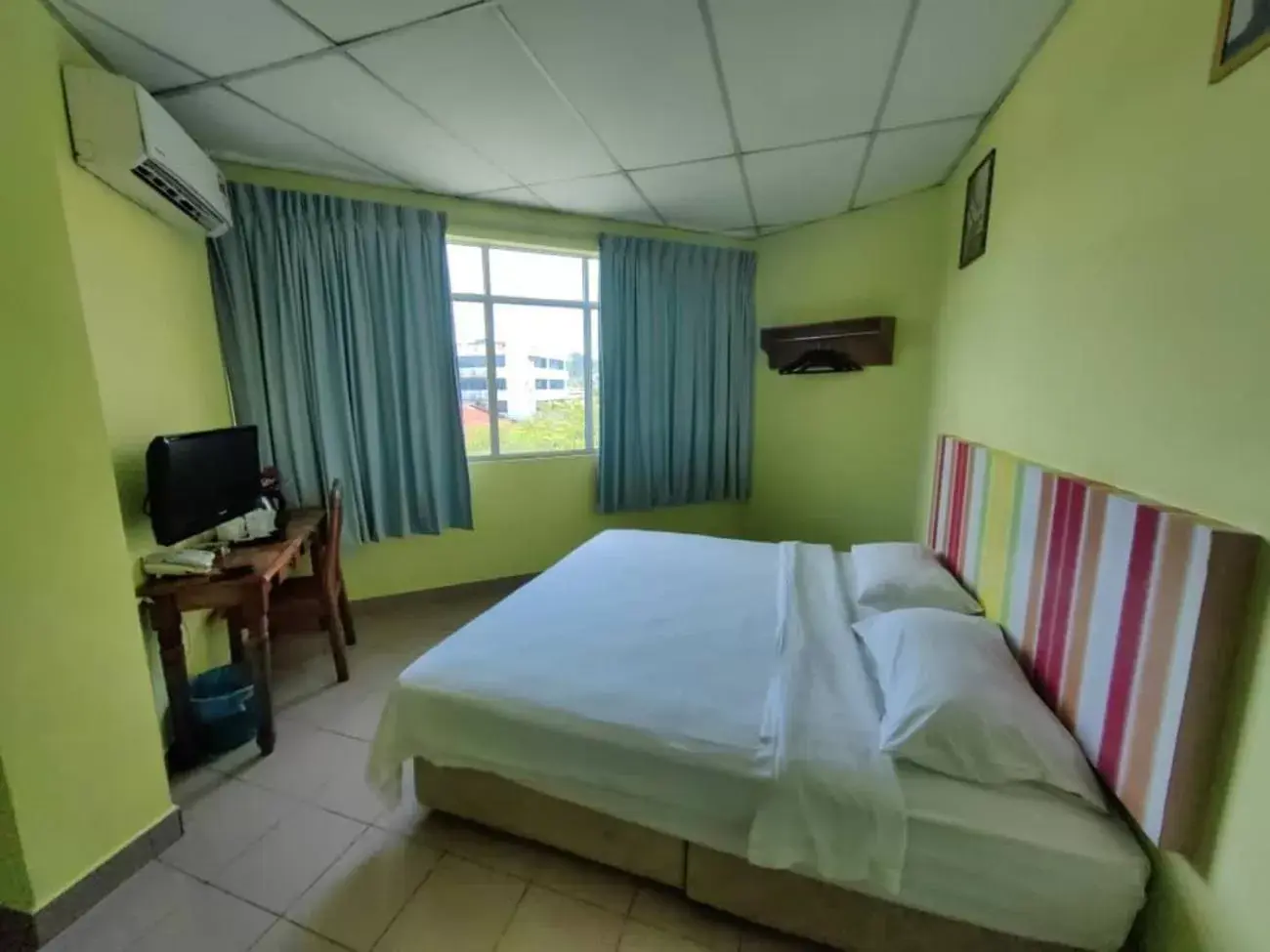 Bedroom, Bed in Century Hotel Inanam