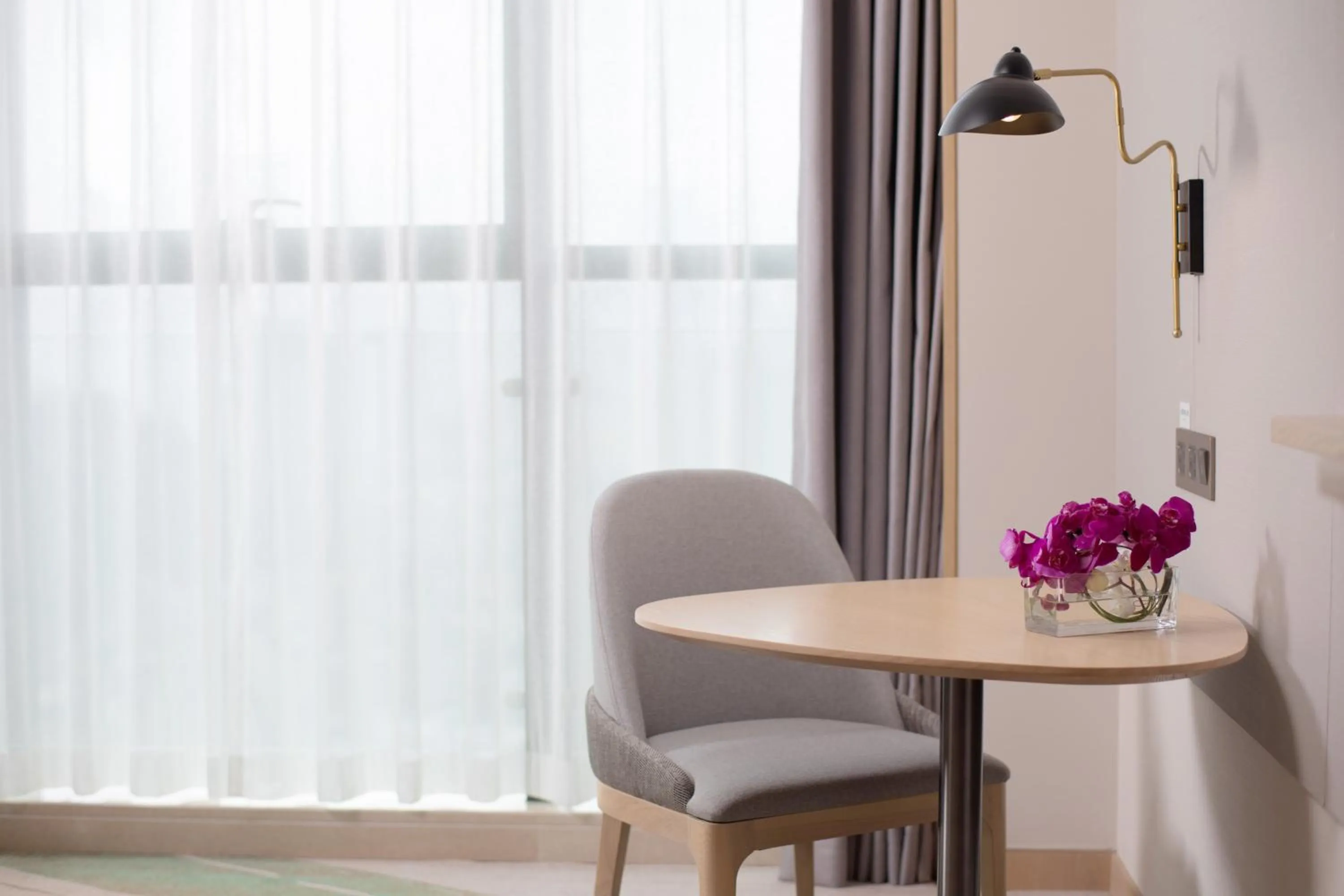 Seating area in Holiday Inn Guiyang City Center by IHG