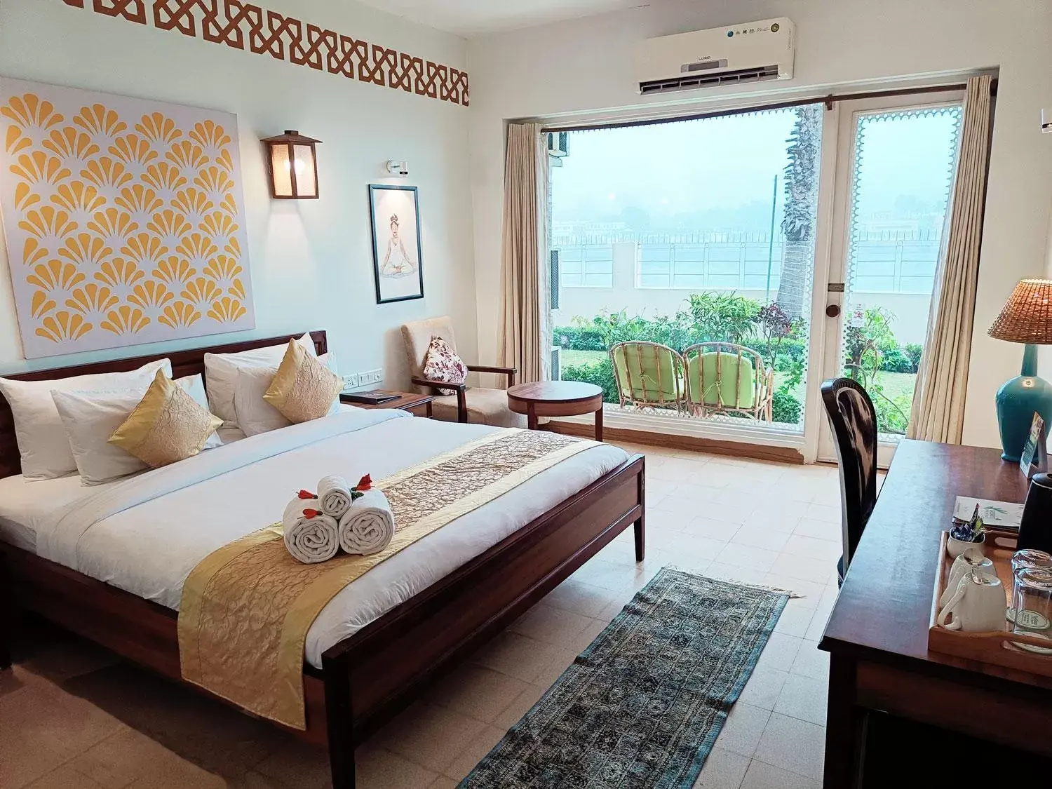 Bedroom, Bed in Yog Niketan By Sanskriti Bedroom, Bed in Yog Niketan By Sanskriti