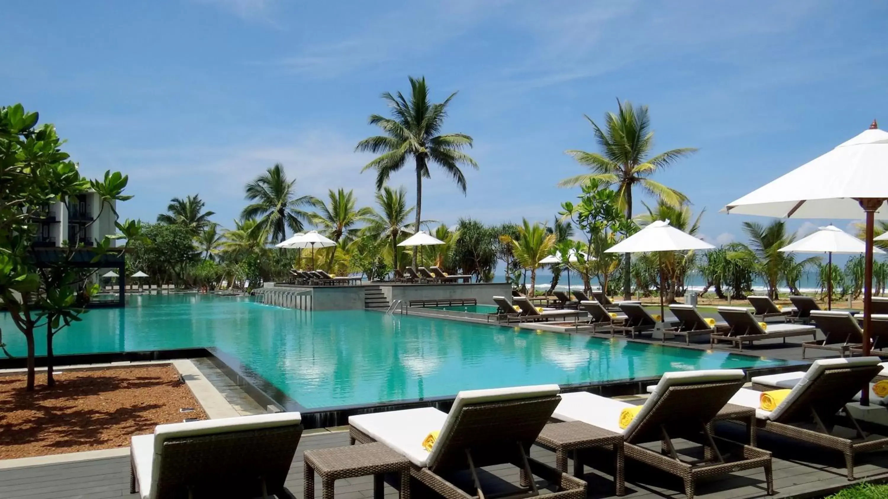 Swimming Pool in Centara Ceysands Resort & Spa Sri Lanka