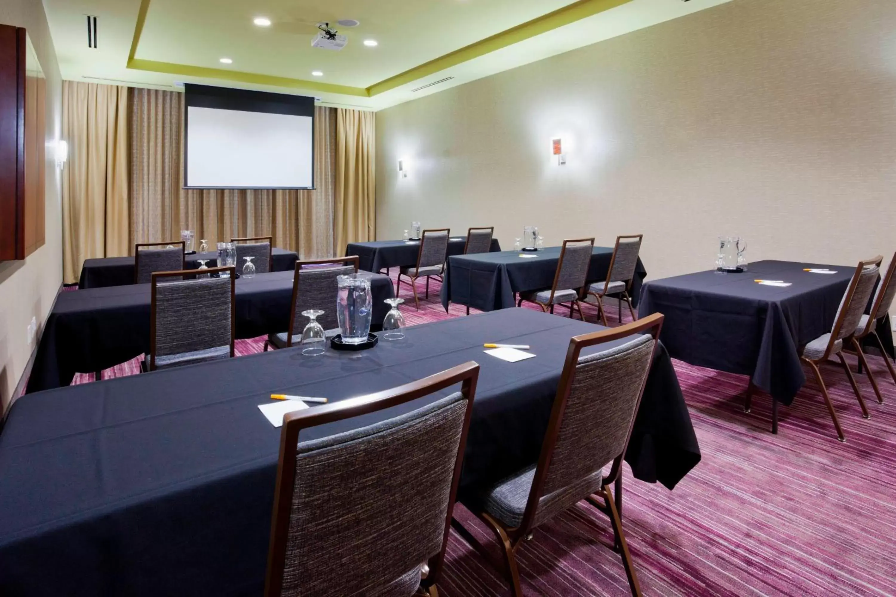 Meeting/conference room, Business Area/Conference Room in Courtyard Minneapolis Maple Grove Arbor Lakes