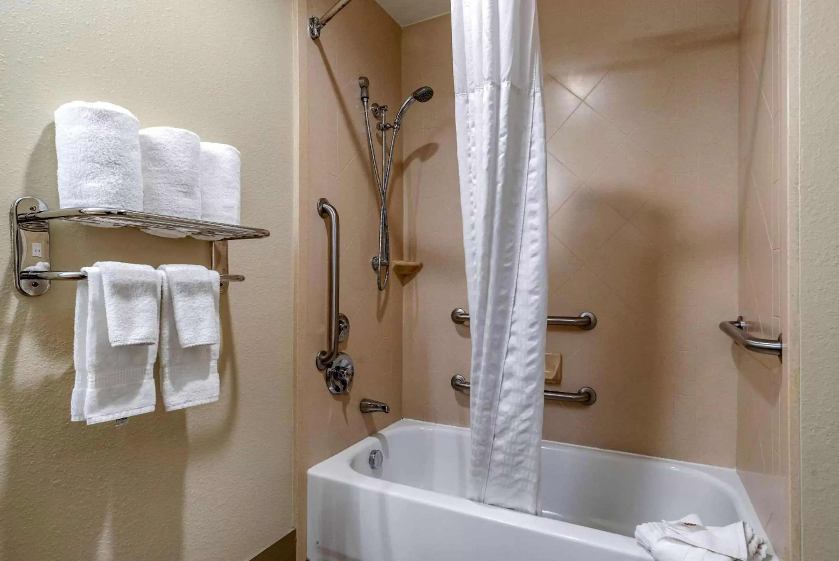 Bathroom in Comfort Inn & Suites Fort Walton Beach
