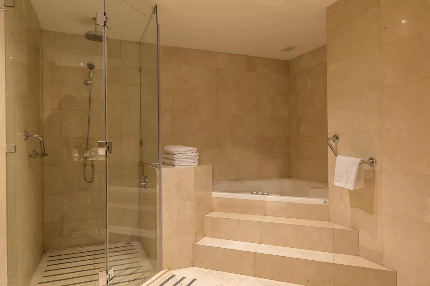 Bathroom in Sheraton Miramar Hotel & Convention Center