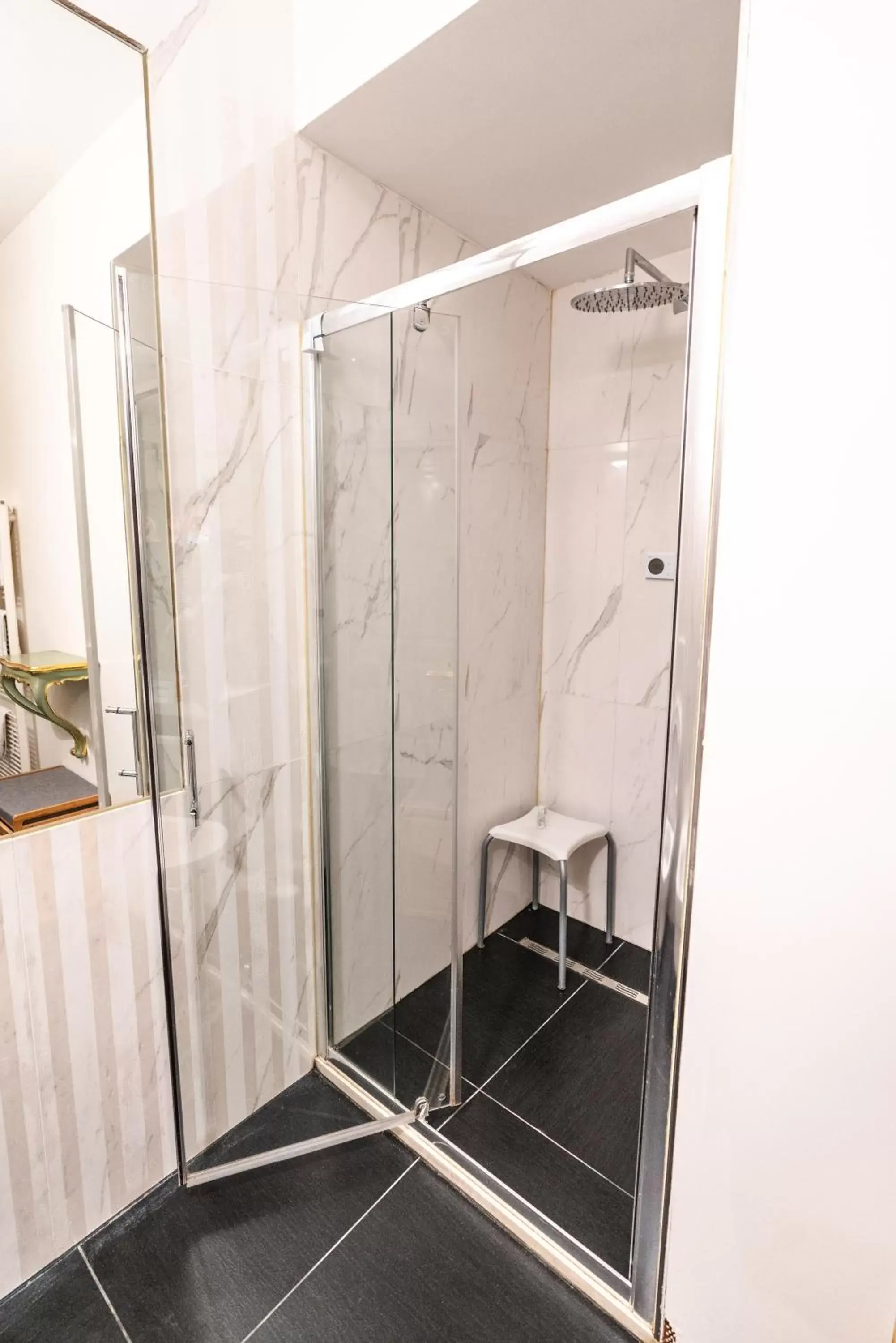 Shower, Bathroom in Villa Noctis